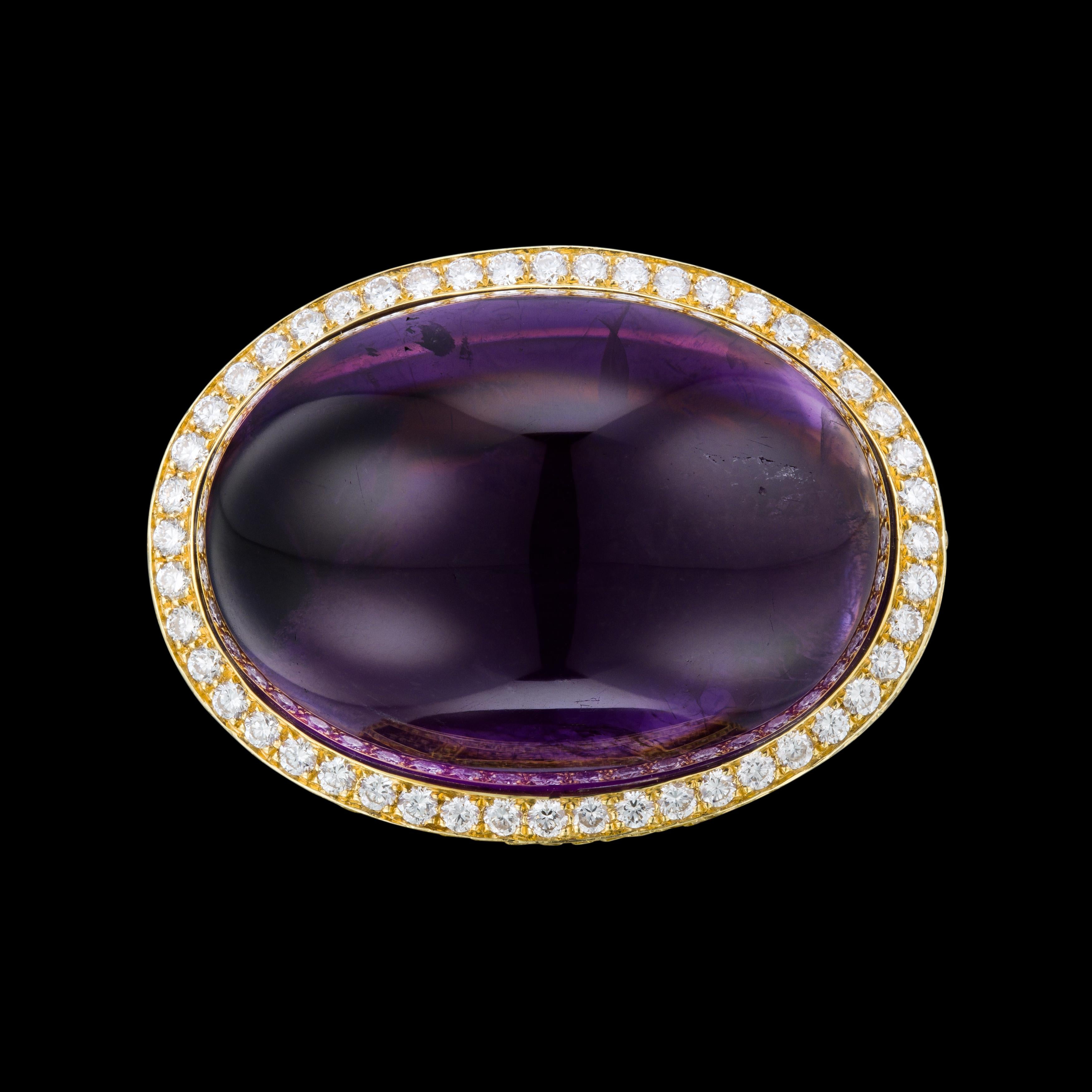 Women's or Men's 18K Yellow Gold 41.60 Carat Amethyst Cabushion and Brown Diamonds Cocktail Ring For Sale