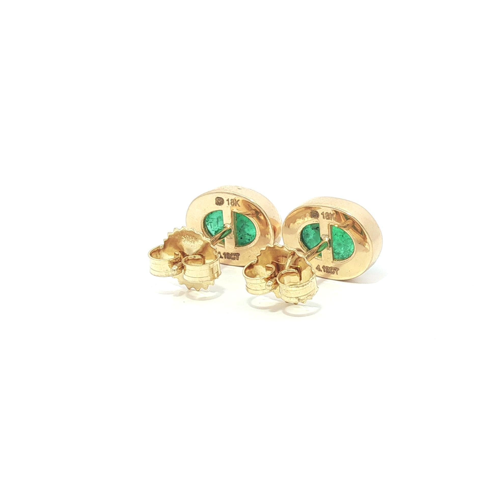 Boucles d'oreilles en or jaune 18 carats 4.19ctw Oval Cabochon Cut Bezel Emerald Stud Earrings en vente 2