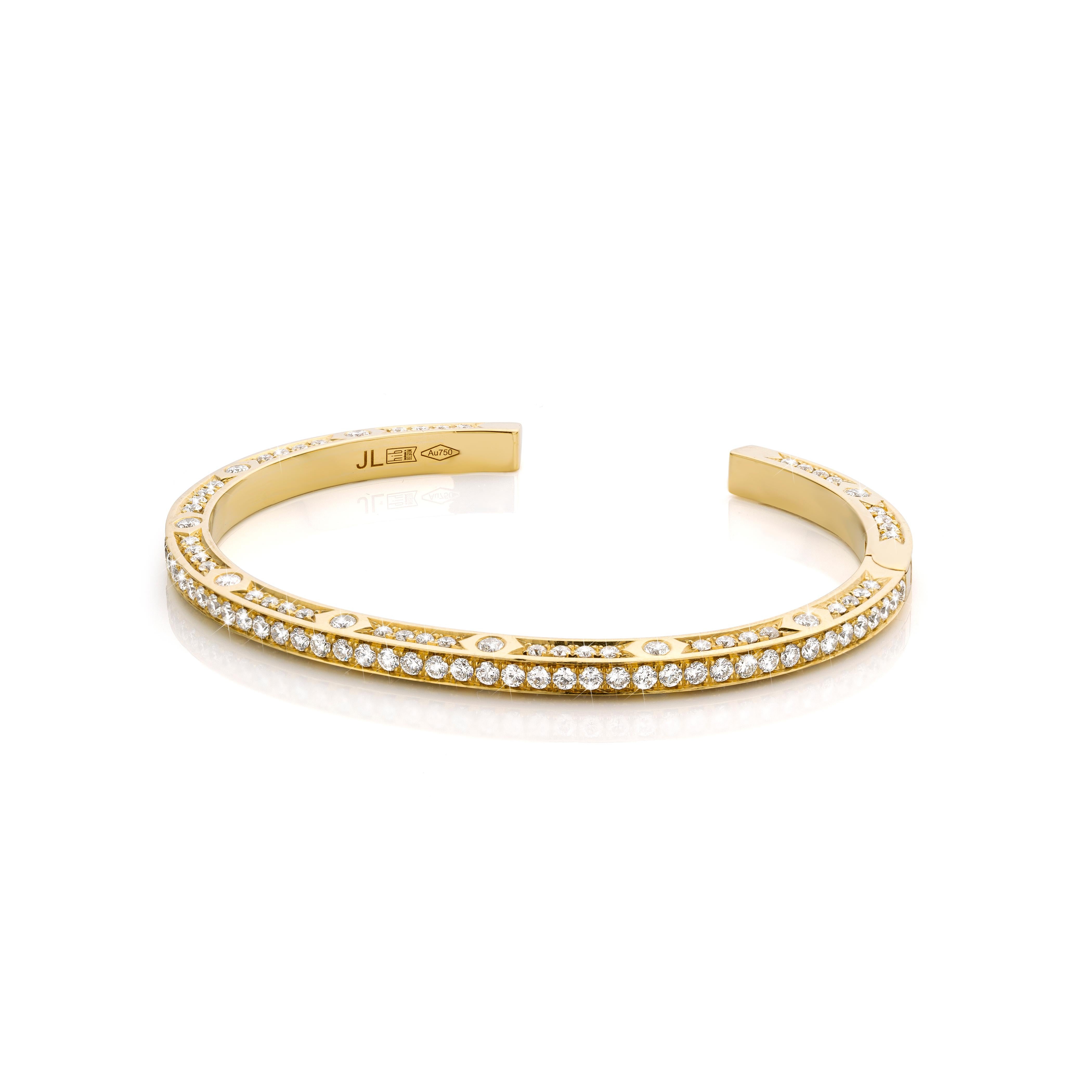 18 Karat Yellow gold Bracelet set with 4.21 Carat brilliant cut White Diamonds.

This design is one of Jochen Leen's first designs and is highly recognizable.
This bracelet is well suited to be worn as an every day bracelet and is easy to match with