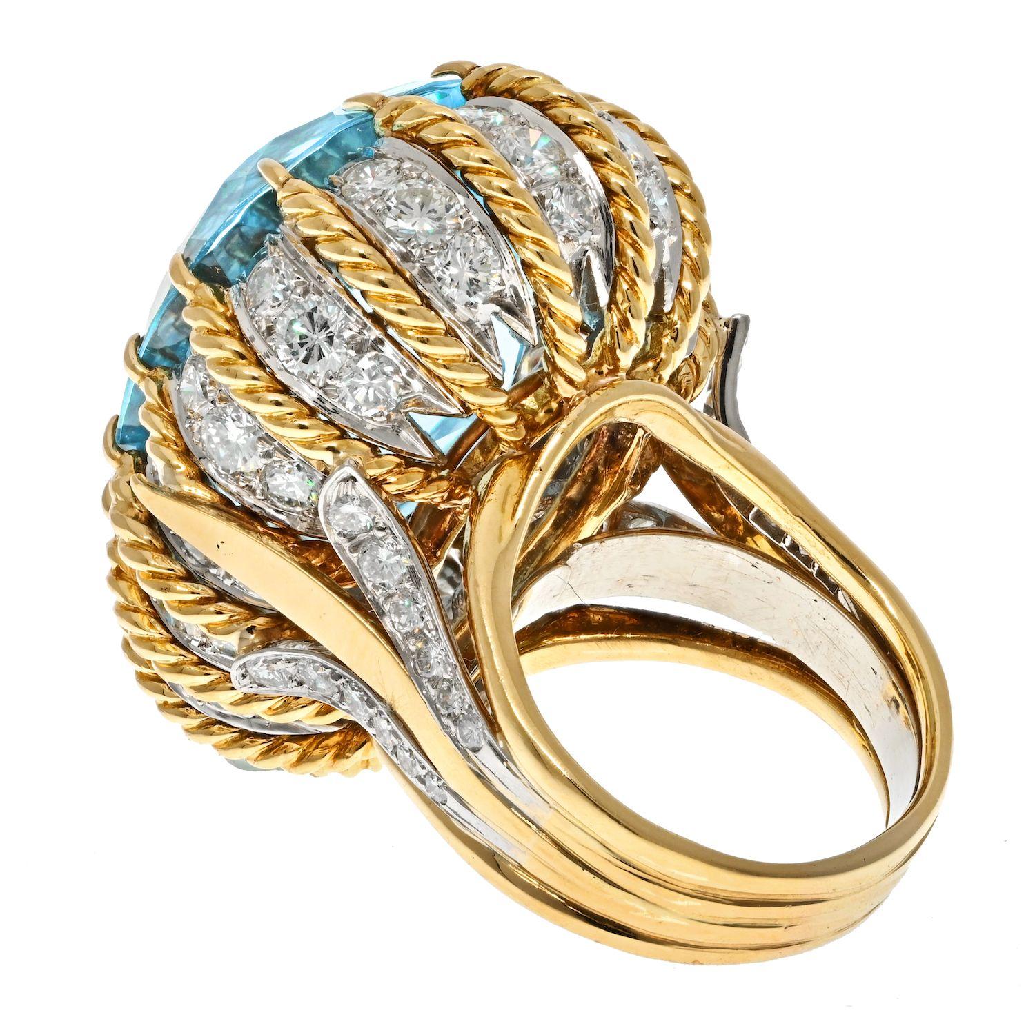 Modern 18K Yellow Gold 45 Carat Aquamarine and Diamond Ring For Sale