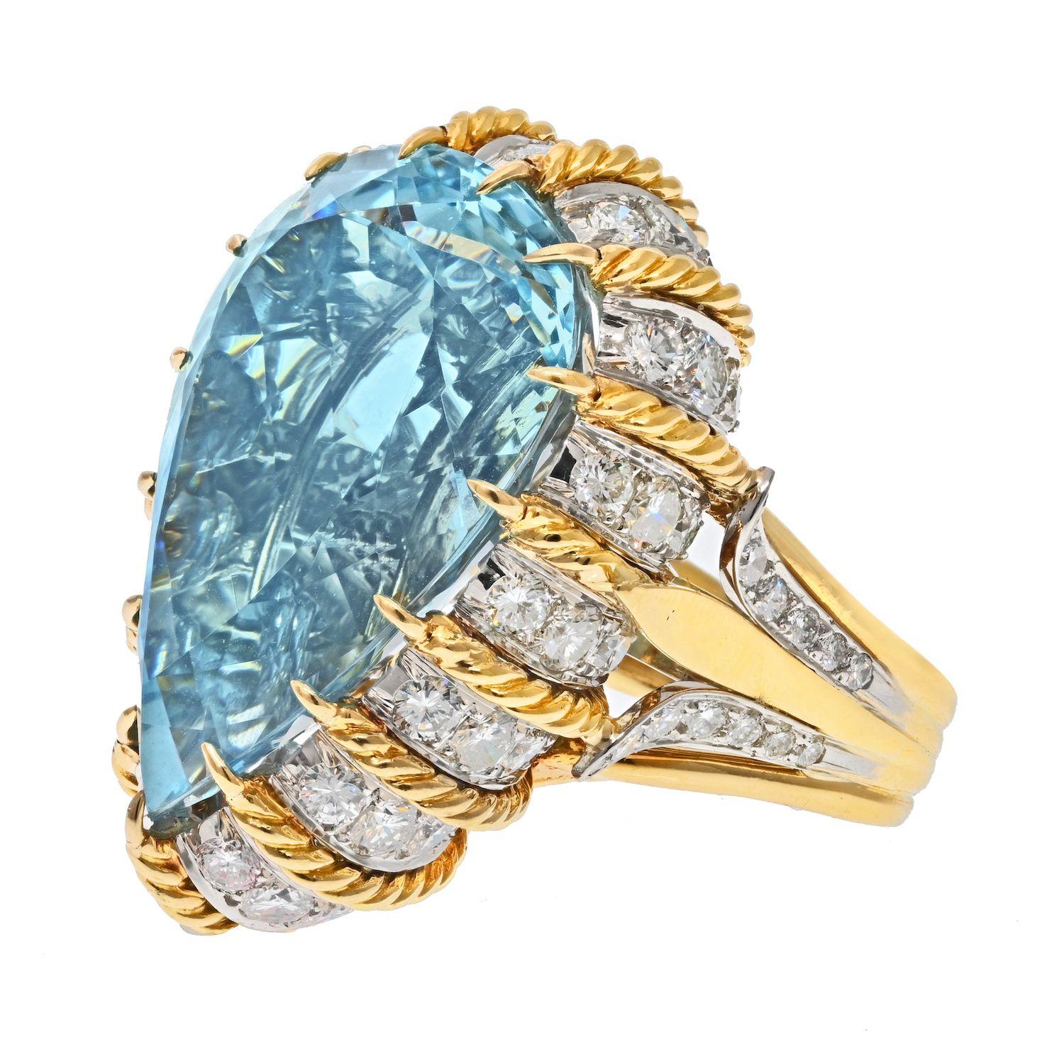 18K Yellow Gold 45 Carat Aquamarine and Diamond Ring In Excellent Condition For Sale In New York, NY