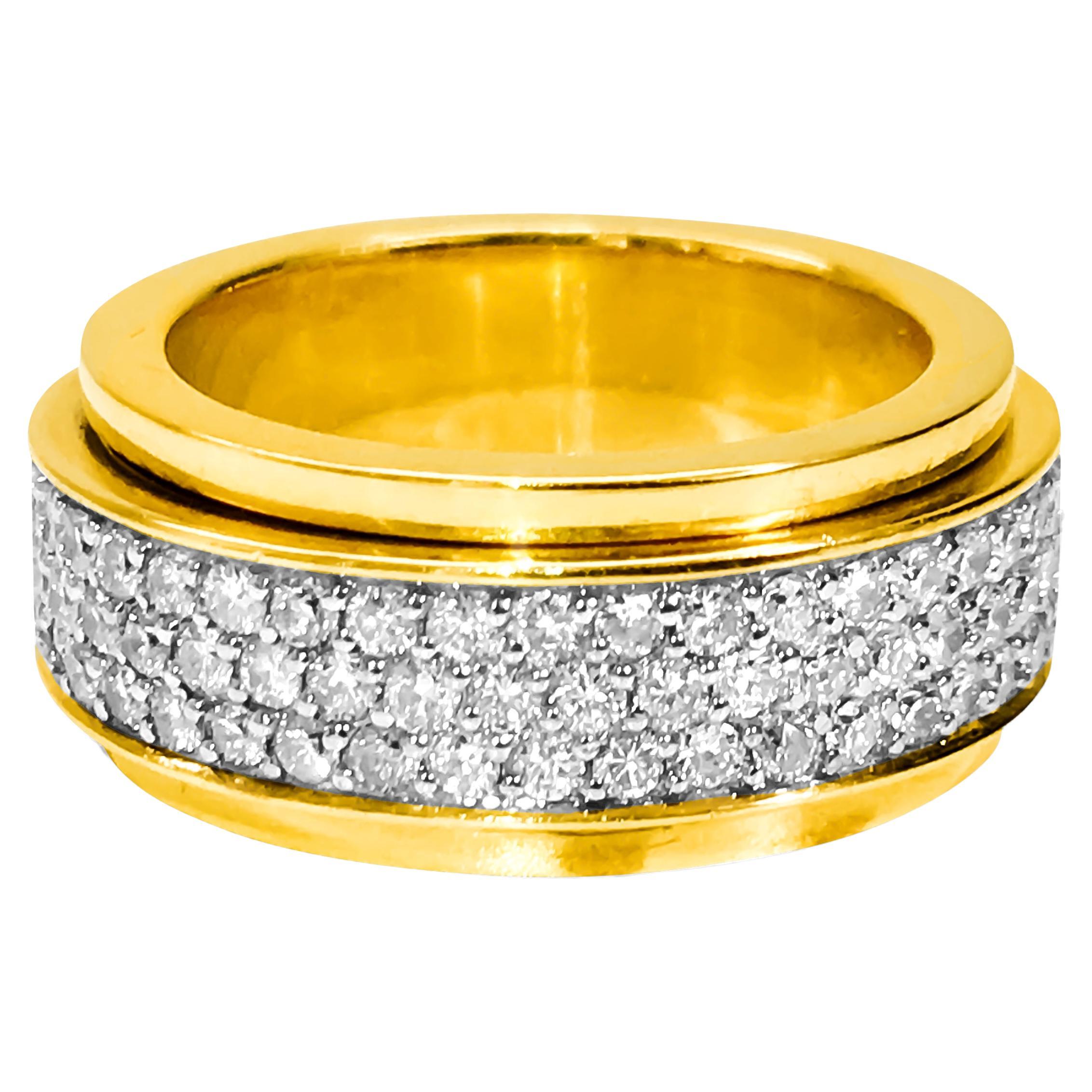 18k Yellow Gold, 4.50 Carat VVS Diamond Ring For Sale