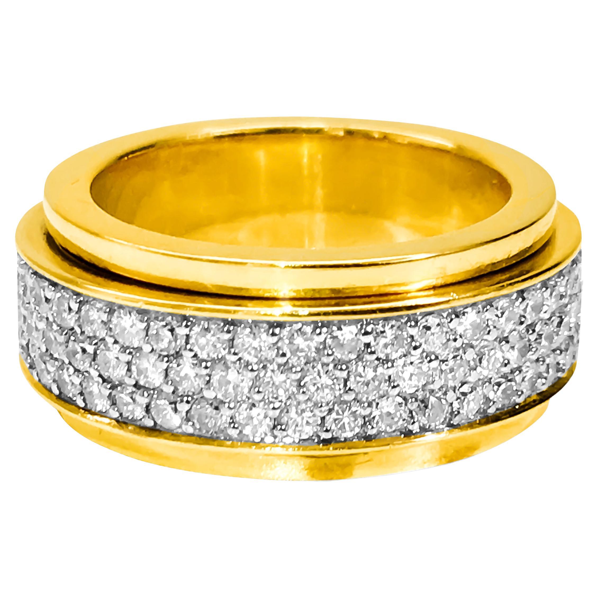 18k Yellow Gold, 4.50 Carat VVS Diamond Ring For Sale