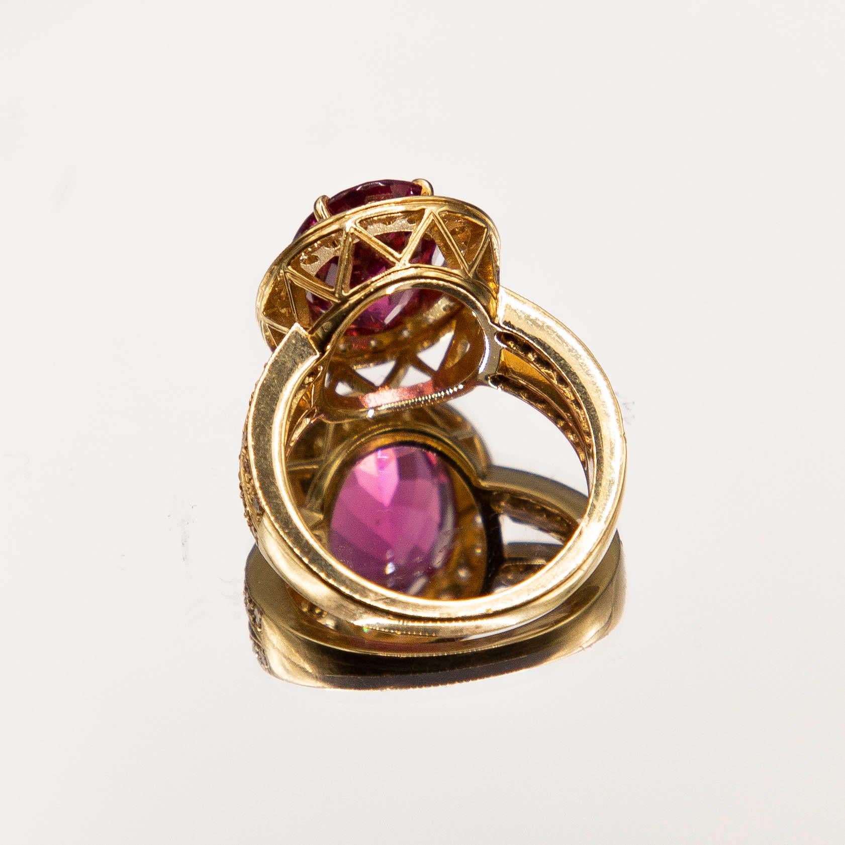 Oval Cut 18k Yellow Gold 4.59 Carat Oval Pink Tourmaline  and Diamond Ring For Sale