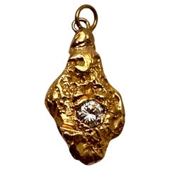 18k Yellow Gold 4mm Round Sparkly Diamond 1/2" x 1" Nugget Pendant