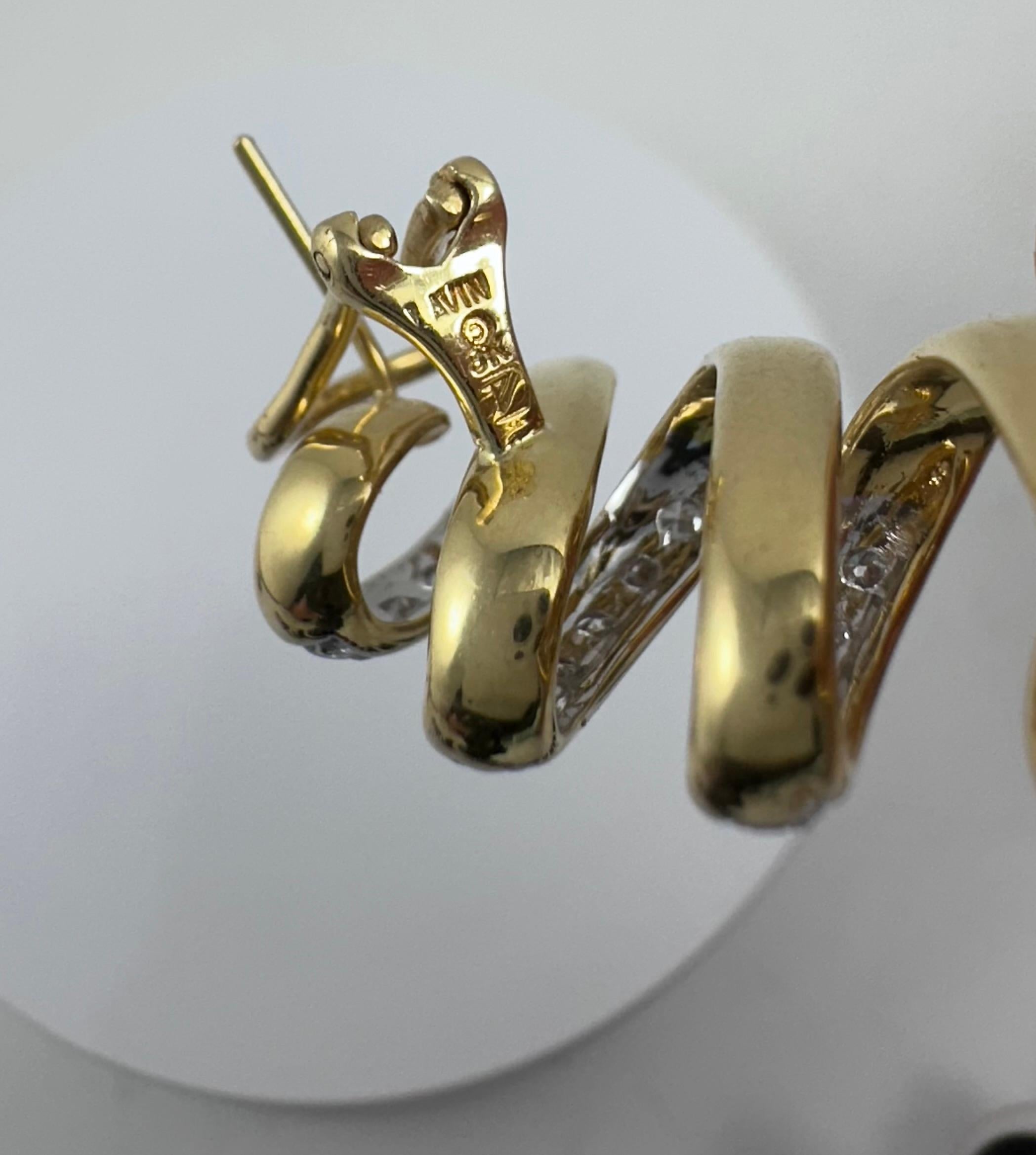 Women's 18k Yellow Gold ~ 5/8” x 1 3/4” Spiral Glistening Diamond Lever Back Earrings For Sale
