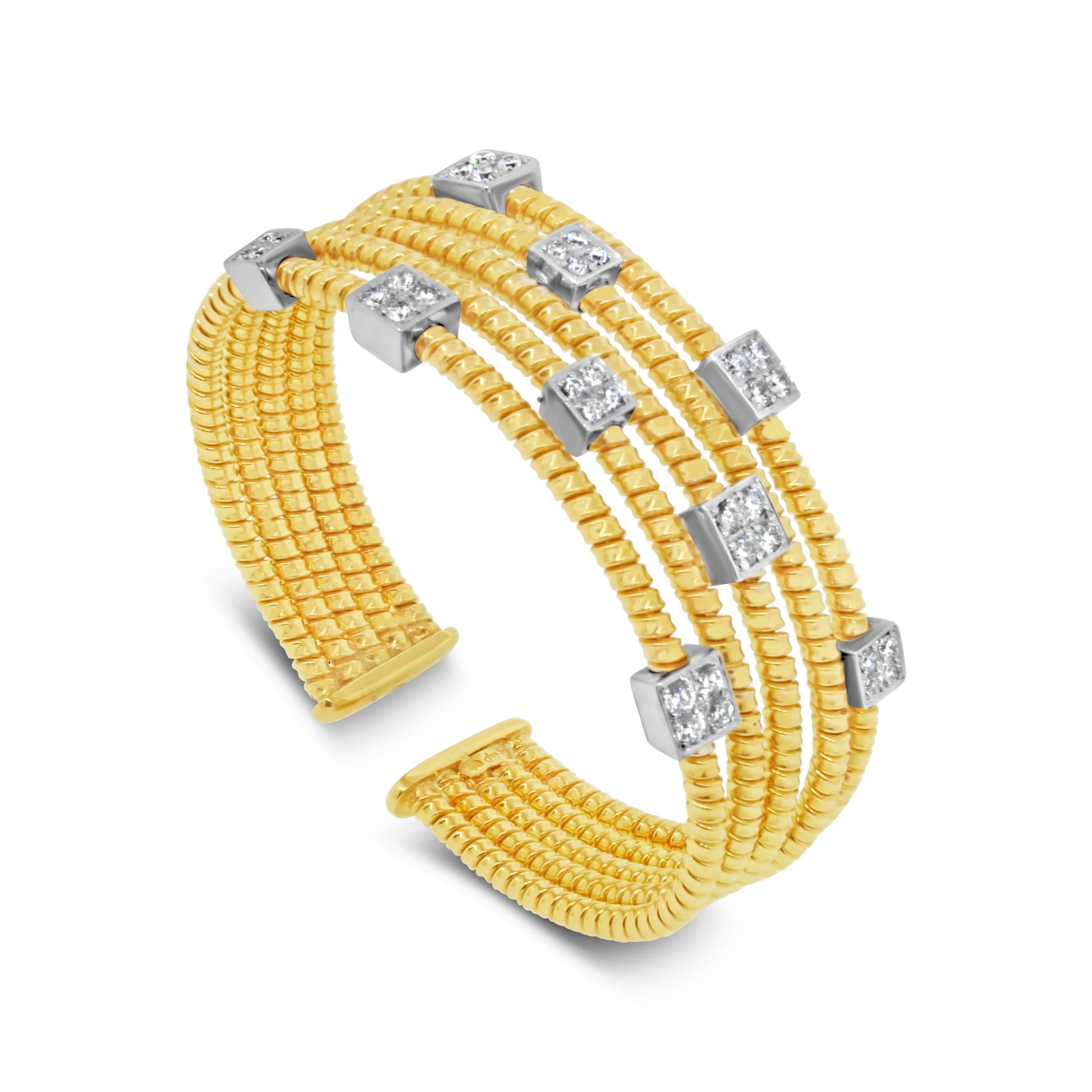 Bracelet manchette en or jaune 18k à 5 rangs de diamants Bon état - En vente à New York, NY