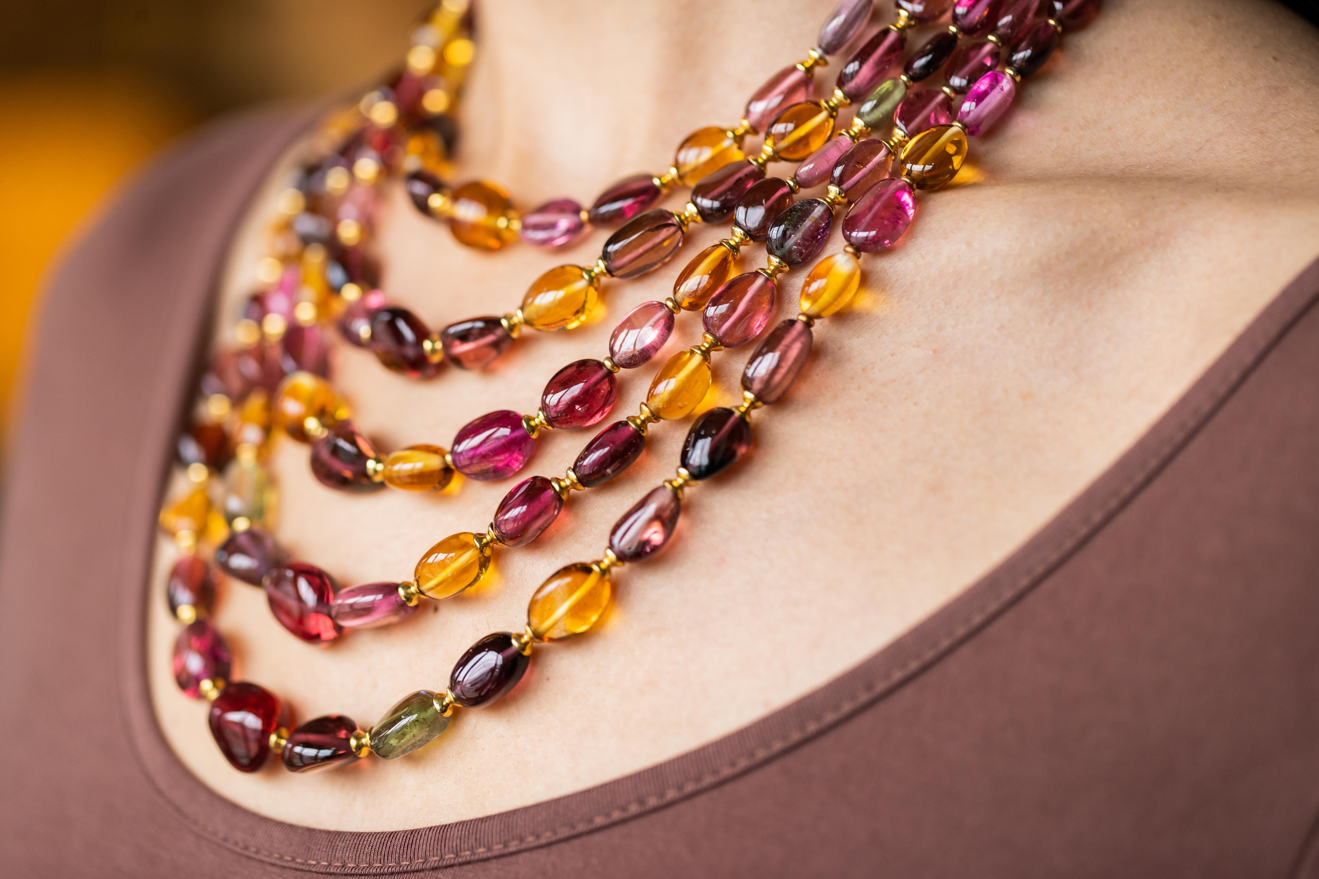 Moderne Collier à 5 brins en or jaune 18 carats avec tourmaline multicolore et citrine de Syna en vente