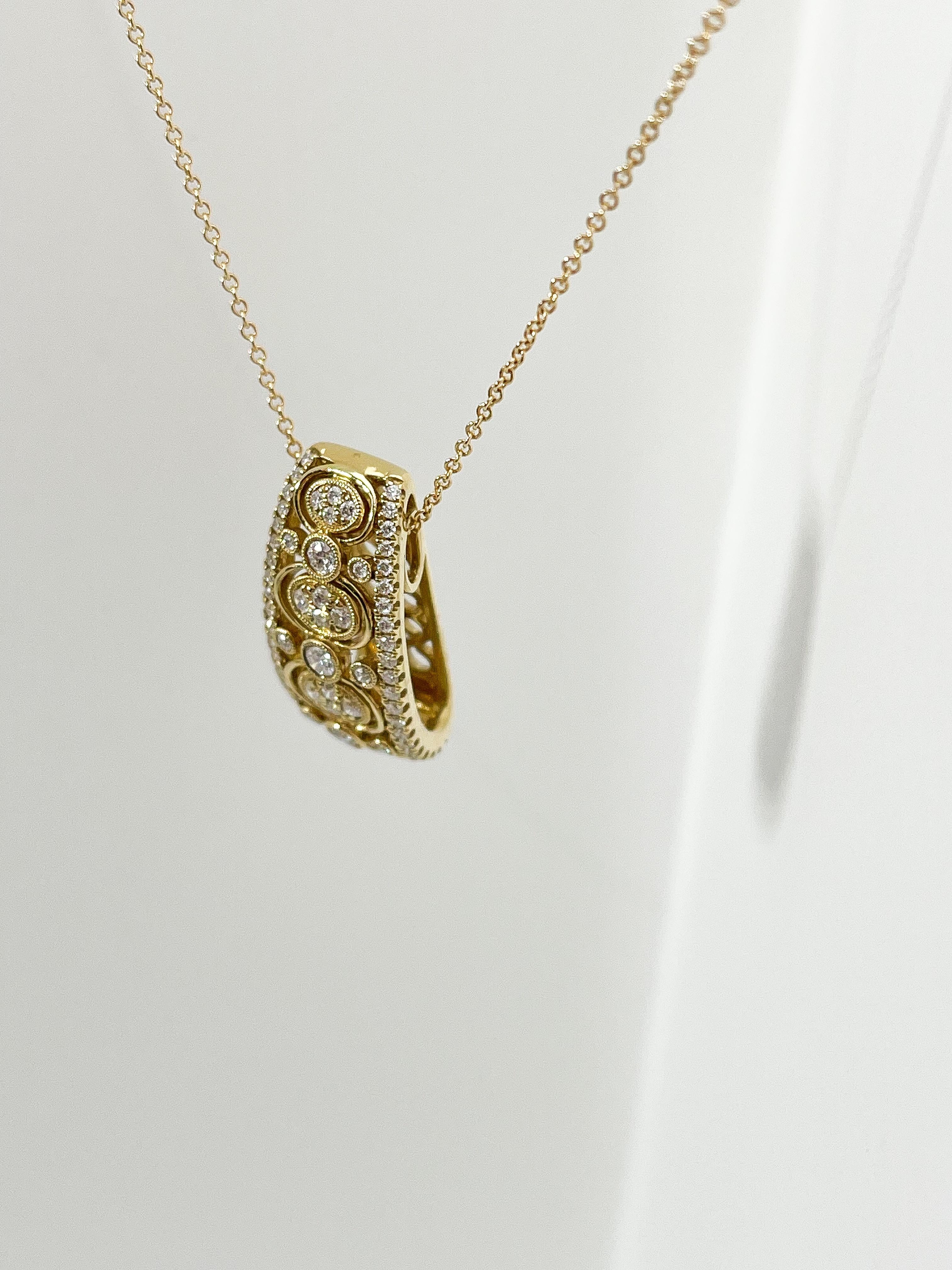 18K Yellow Gold .54 CTW Diamond Drop Pendant Necklace In Excellent Condition For Sale In Stuart, FL