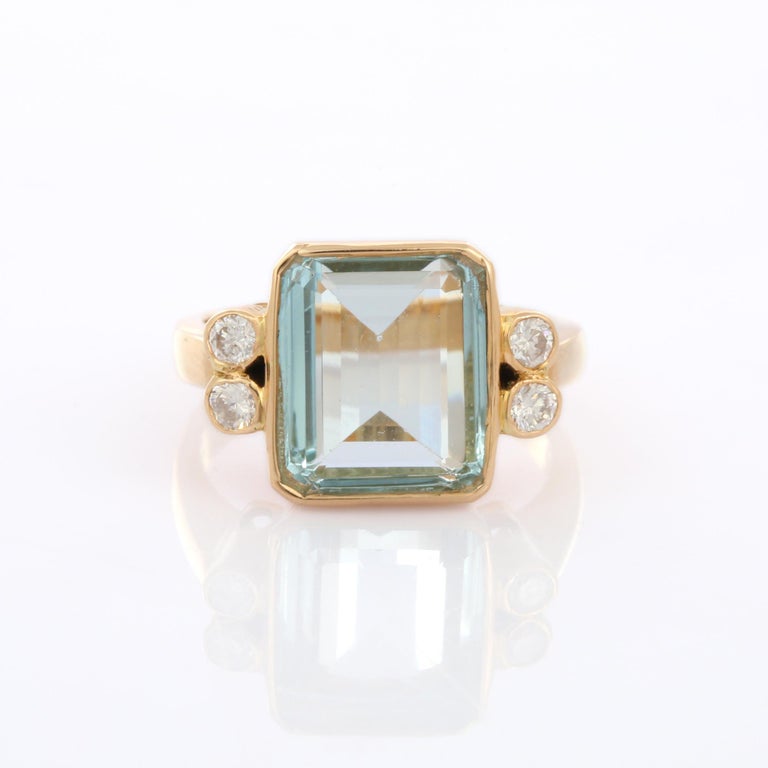 For Sale:  18K Yellow Gold 5.45 Carat Aquamarine and Diamond Cocktail Ring 10