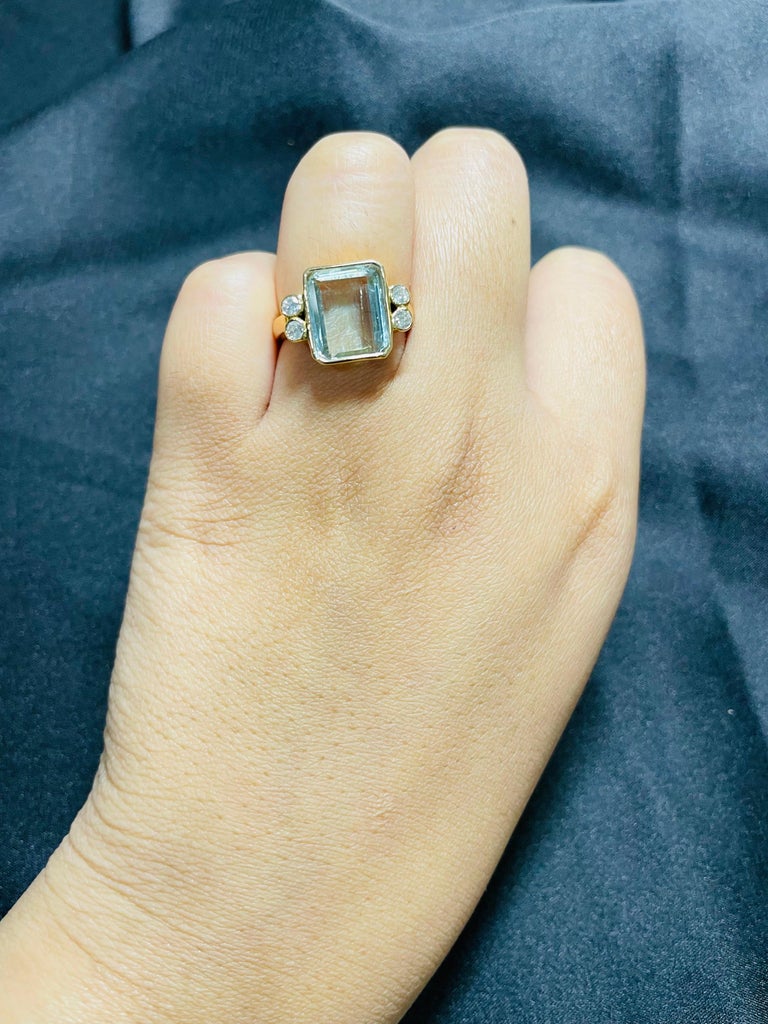 For Sale:  18K Yellow Gold 5.45 Carat Aquamarine and Diamond Cocktail Ring 4