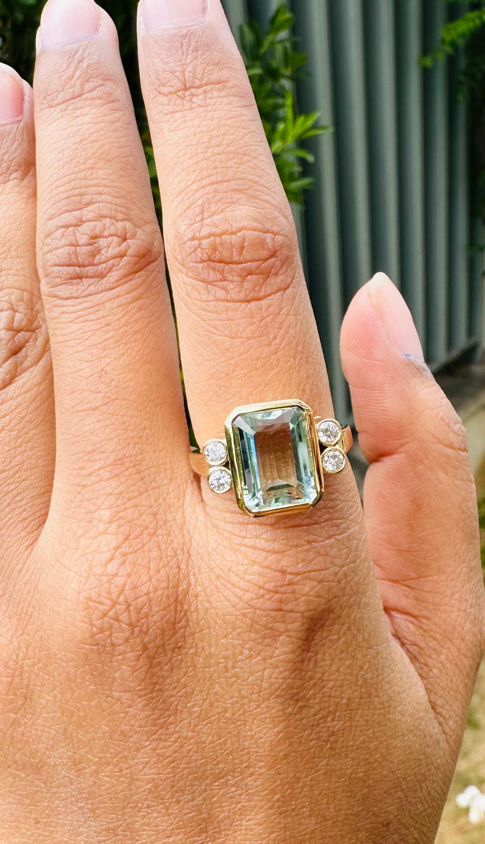For Sale:  18k Yellow Gold 5.45 Carat Aquamarine and Diamond Cocktail Ring 5