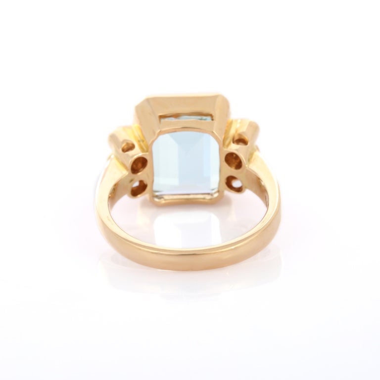 For Sale:  18K Yellow Gold 5.45 Carat Aquamarine and Diamond Cocktail Ring 6