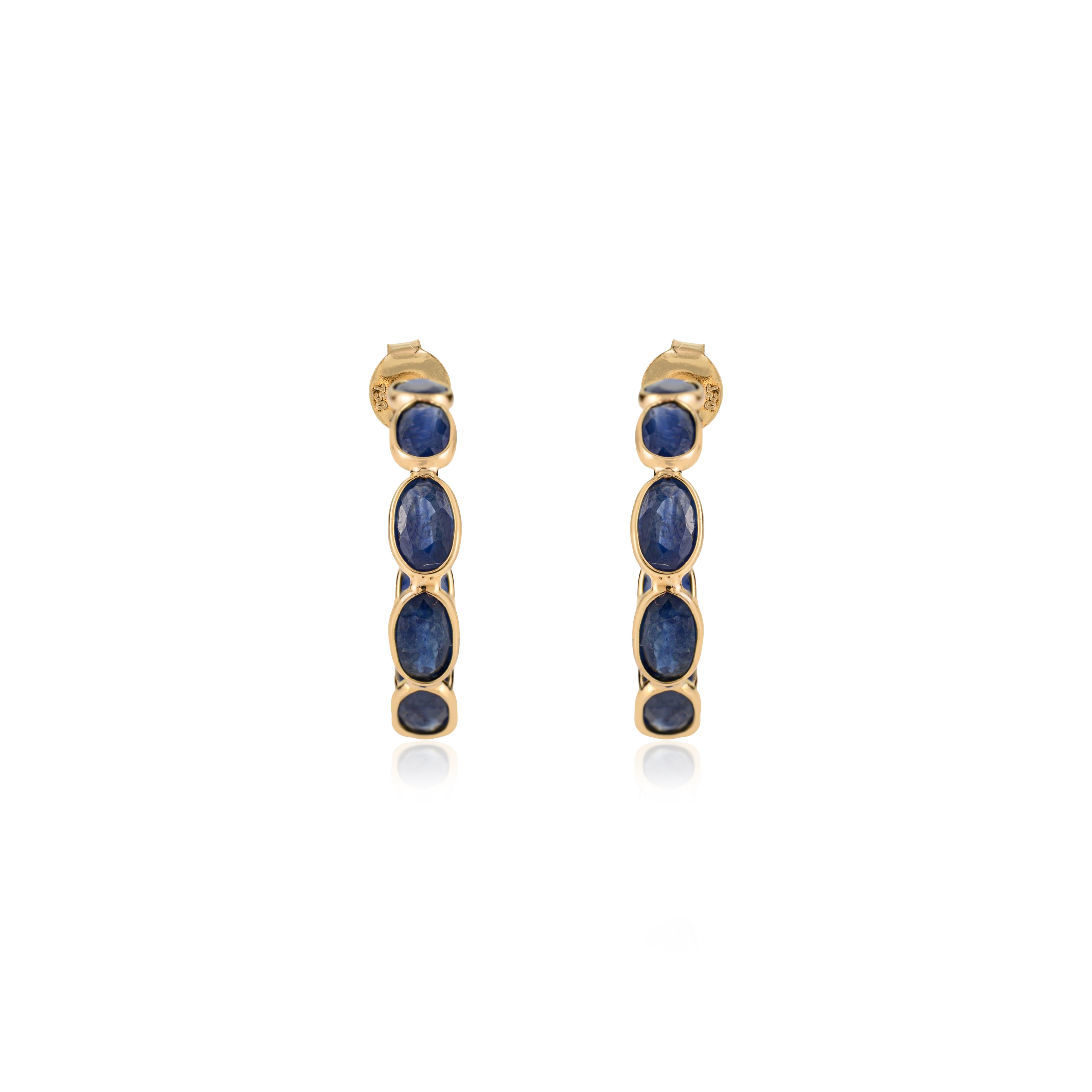 Art déco Or jaune 18K  5.45 Ct Bezel-Set Blue Sapphire Geometric Hoop Ears en vente