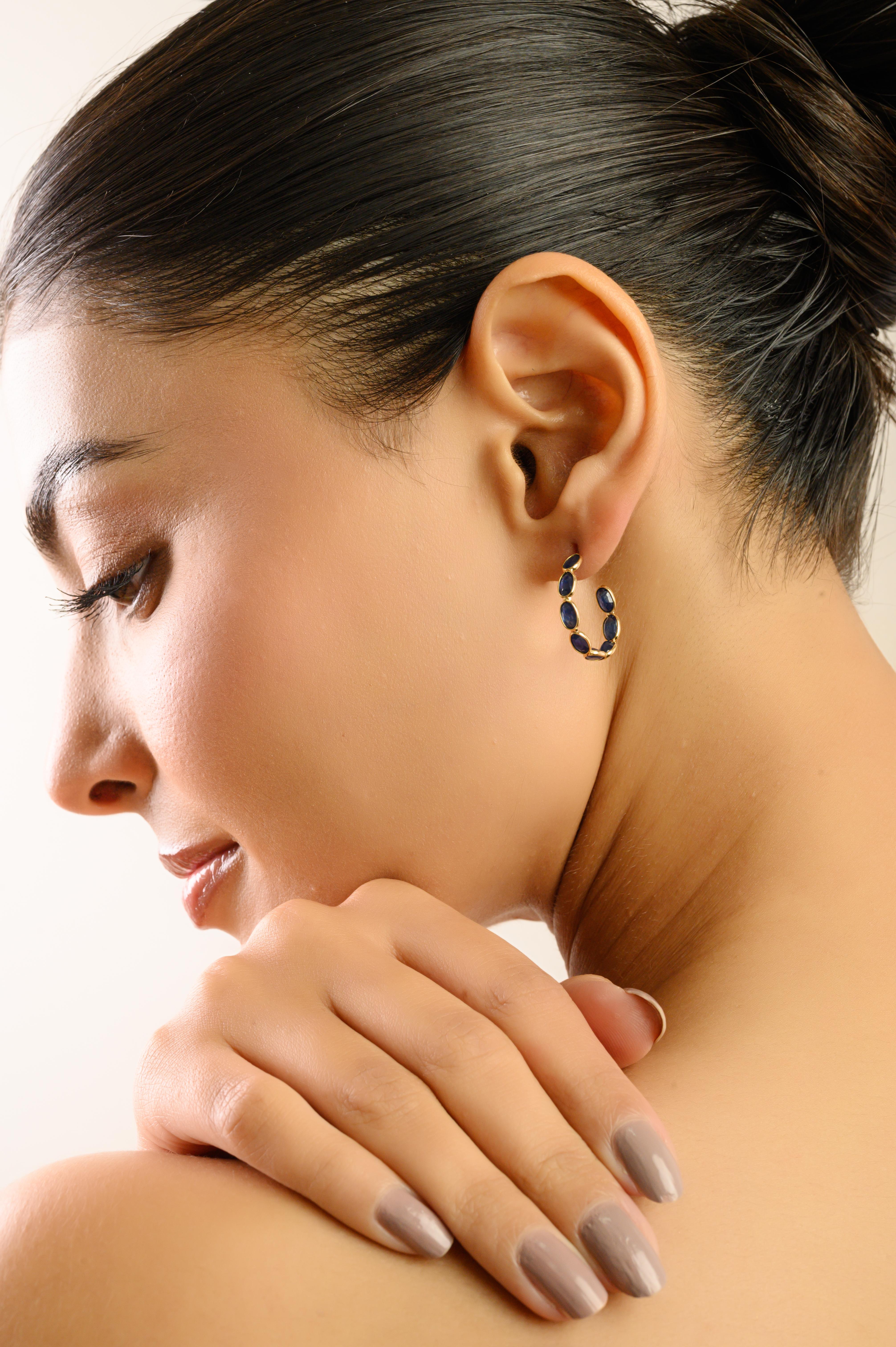 Or jaune 18K  5.45 Ct Bezel-Set Blue Sapphire Geometric Hoop Ears Pour femmes en vente