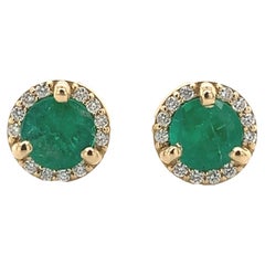 18 Karat Gelbgold .55 Karat Gesamtkaratgewicht feiner Smaragd und Diamant Ohrstecker