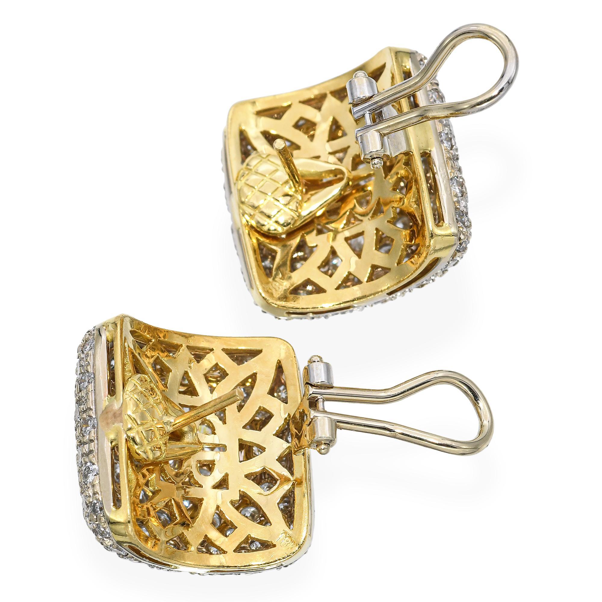 Boucles d'oreilles en or jaune 18 carats avec diamants de 5,7 ctw Bon état - En vente à New York, NY