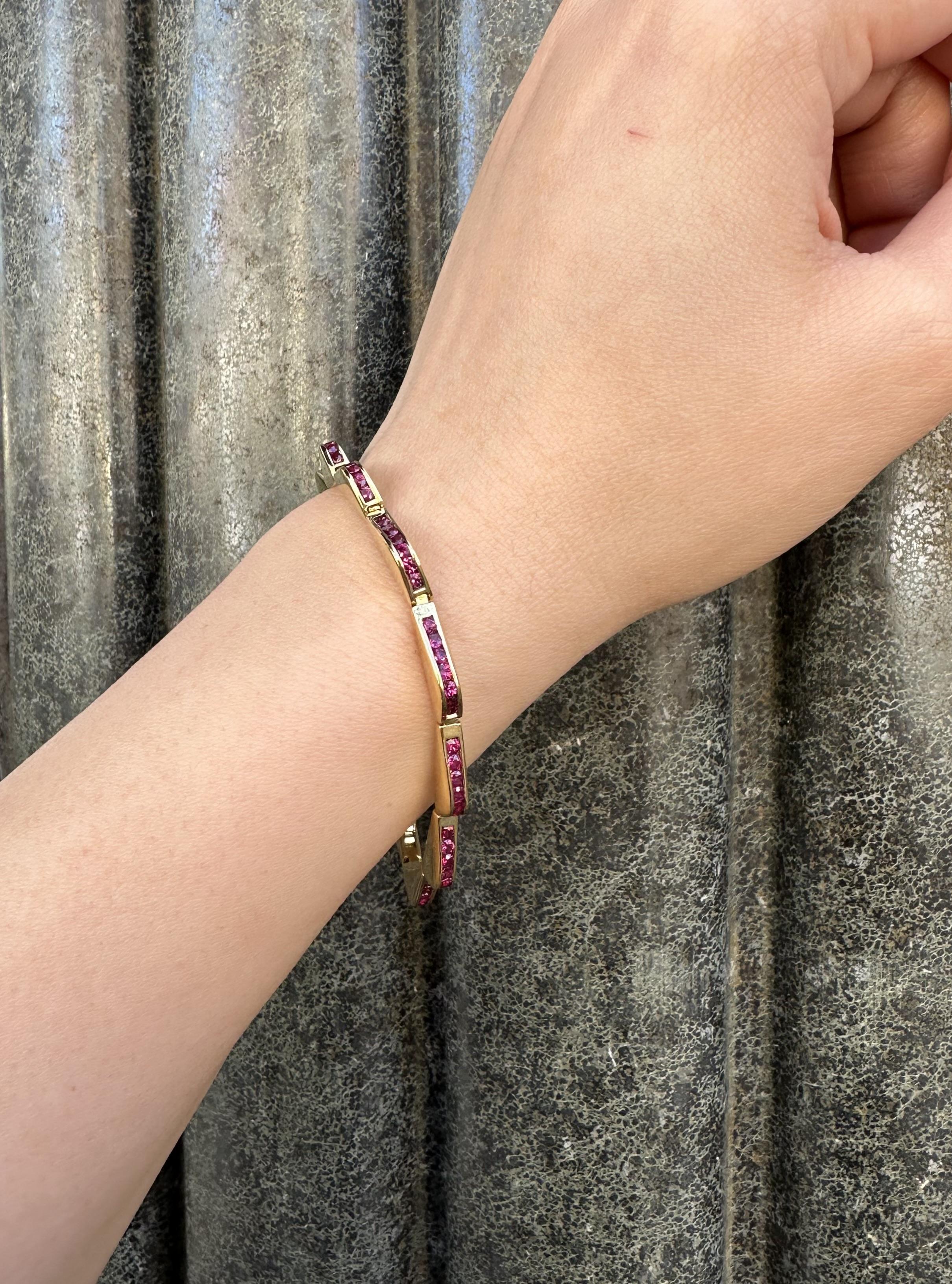 18k Yellow Gold 5ctw Channel Set Ruby Wavy Wave Line Link Bracelet For Sale 4