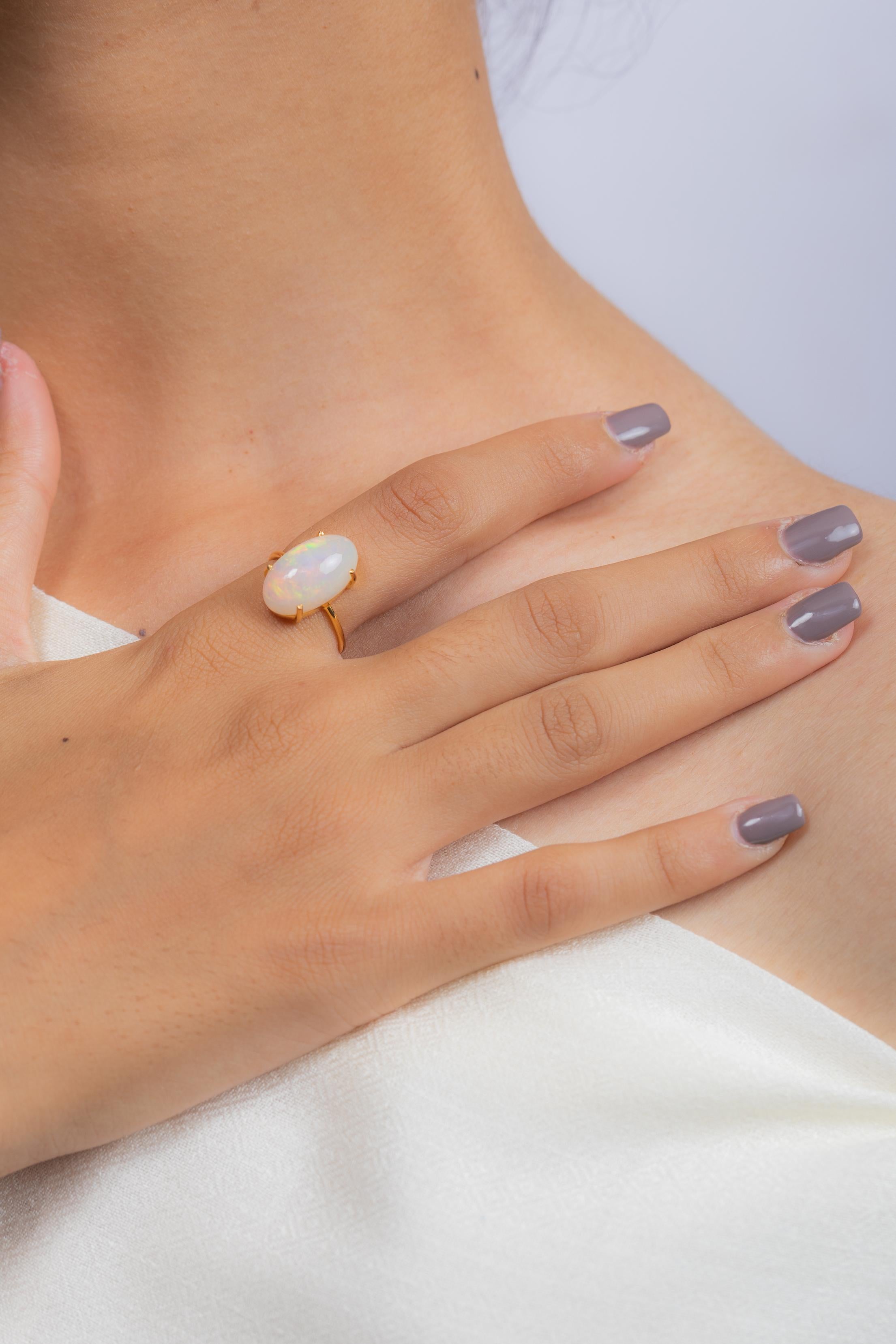For Sale:  18k Solid Yellow Gold 6 Carat Oval Rainbow Moonstone Solitaire Ring 10
