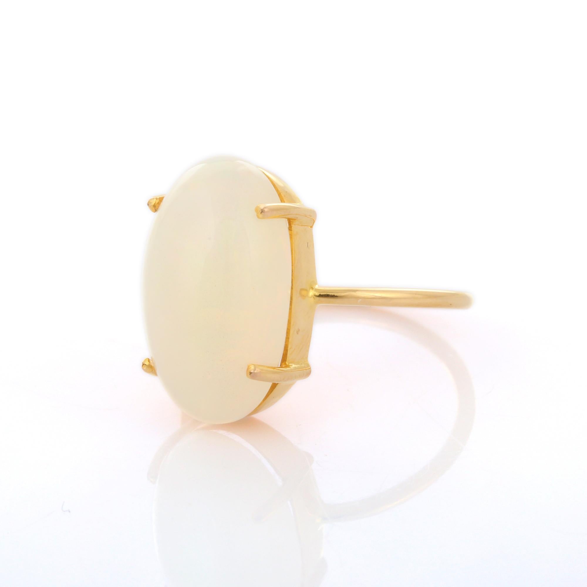 En vente :  Bague solitaire en or jaune massif 18 carats avec pierre de lune arc-en-ciel ovale de 6 carats 9