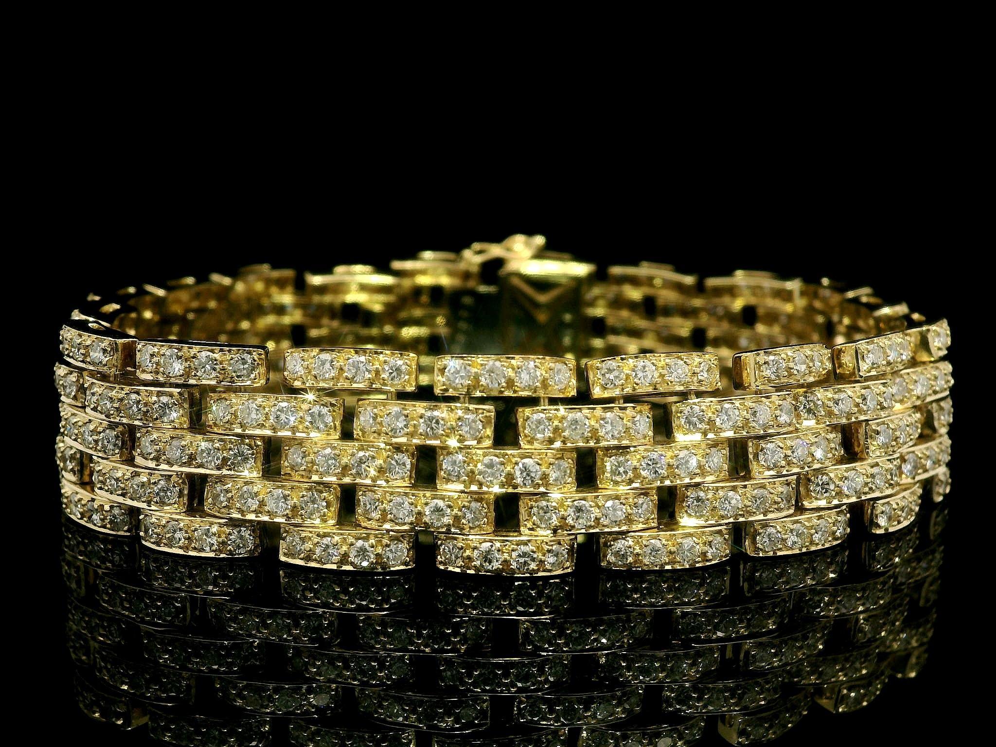 Or jaune 18k 6.08ctw Diamond Covered 5 Row Brick Pattern Wide Link Bracelets en or jaune 18k en vente 4