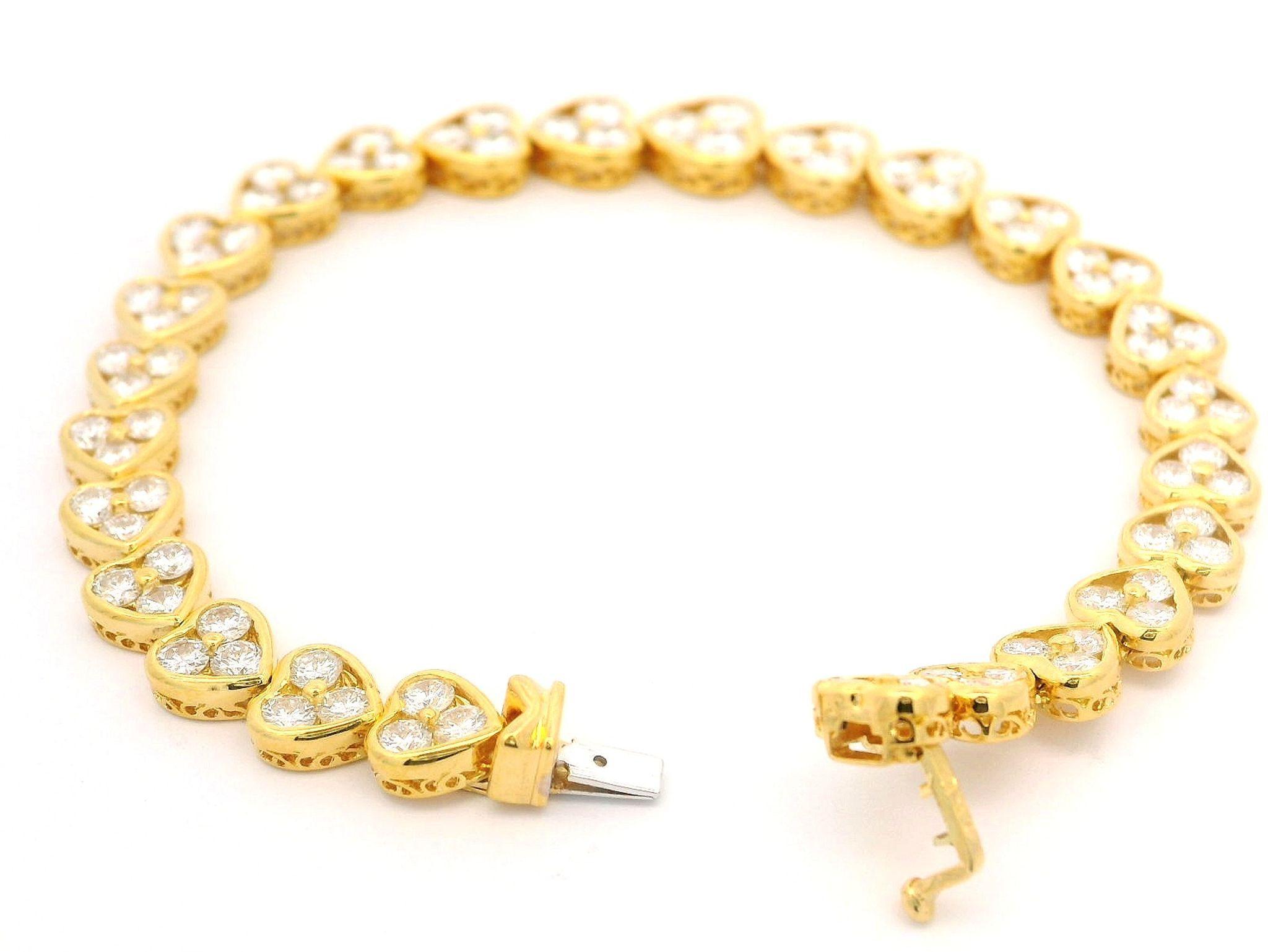 18k Yellow Gold 6.26ctw Fiery Diamond Graduated Open Heart Link Tennis Bracelet For Sale 4
