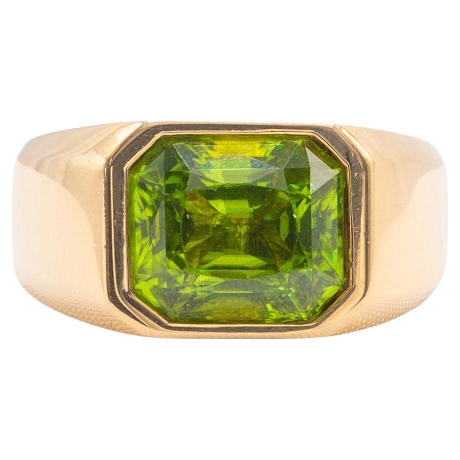 18k Yellow Gold 6.43 Carat Peridot Gemstone Ring For Sale
