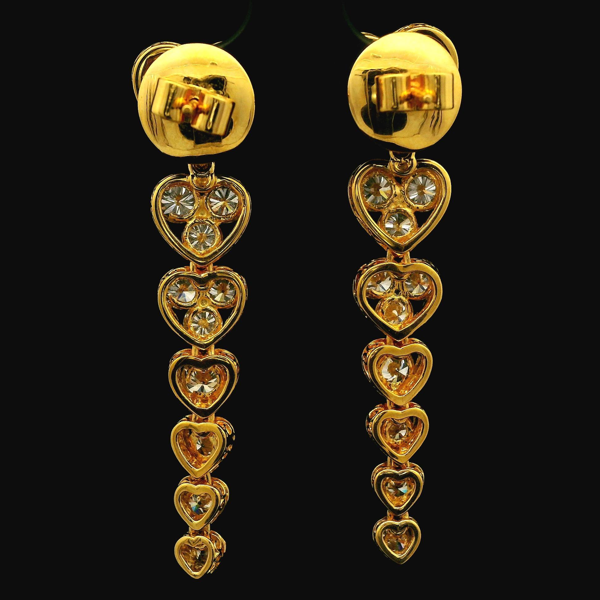 Orecchini con perno a cuore graduato in oro giallo 18k con diamante grande e incandescente da 6,44 carati in vendita 2