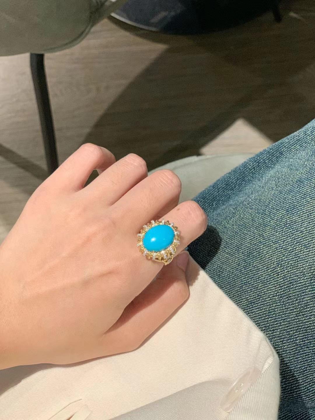 Women's or Men's 18K Yellow Gold 6.49 CT Raw American Turquoise Cocktail Ring with Diamonds For Sale