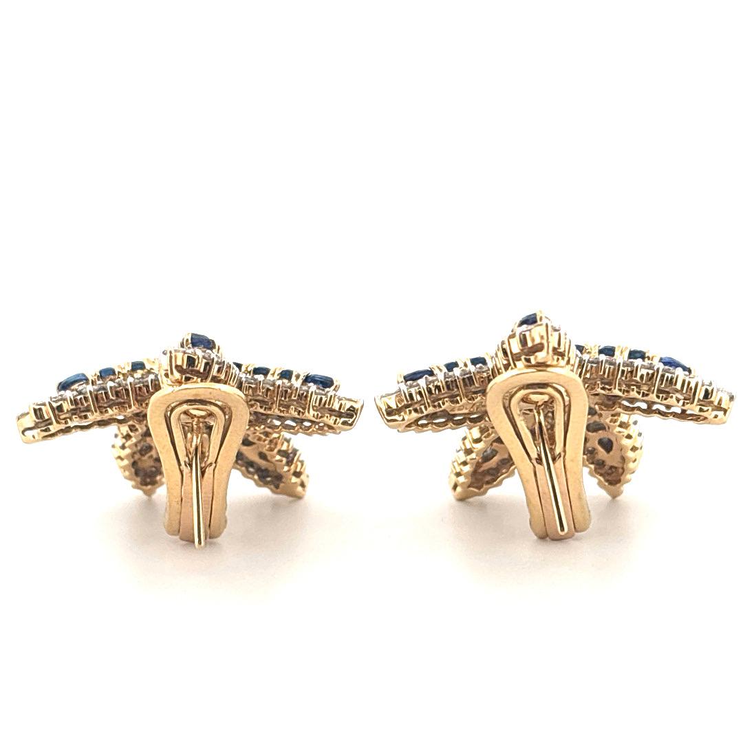 Orecchini a forma di stella marina in oro giallo 18K con zaffiro da 6,60 carati e diamante da 1,50 carati in vendita 1