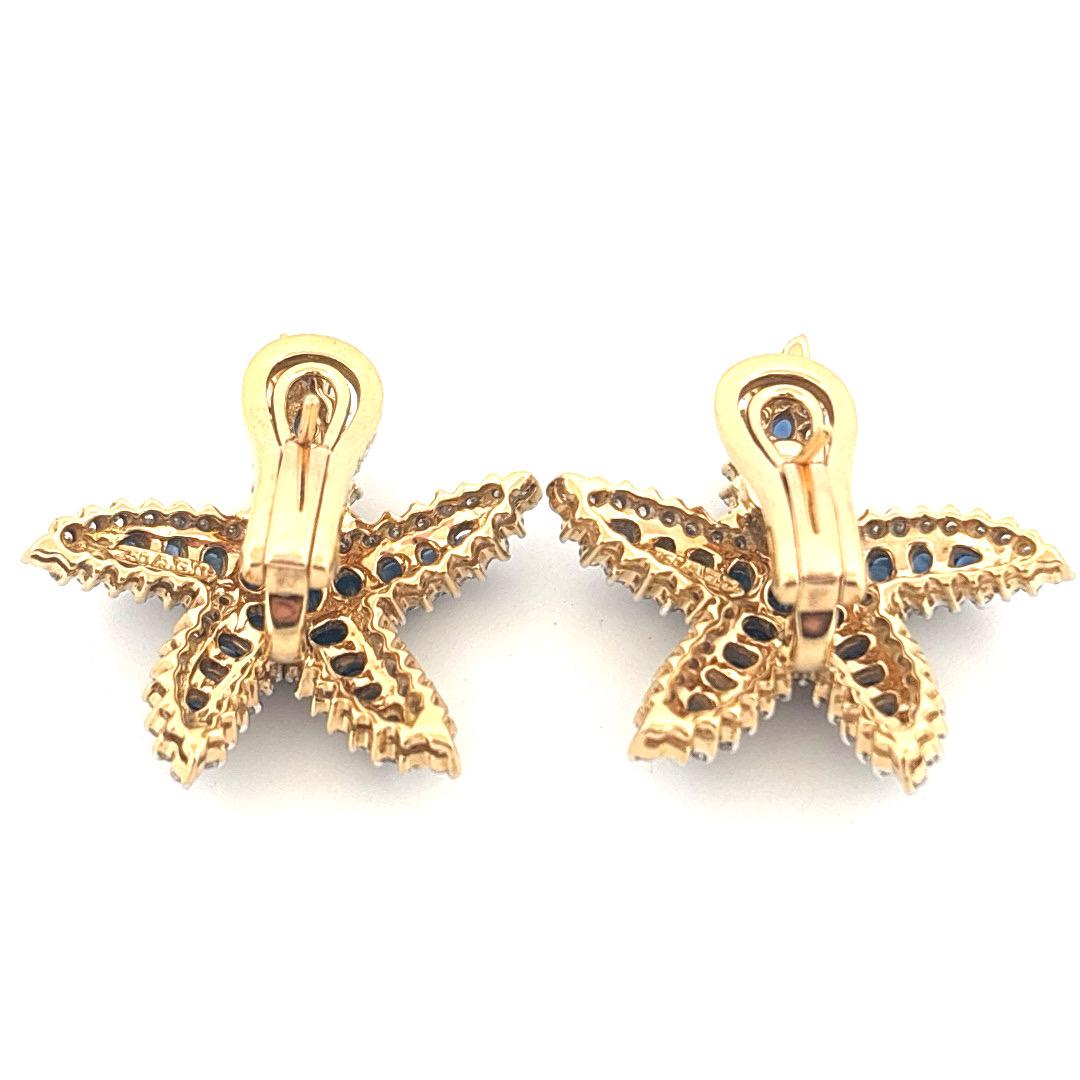 Orecchini a forma di stella marina in oro giallo 18K con zaffiro da 6,60 carati e diamante da 1,50 carati in vendita 2