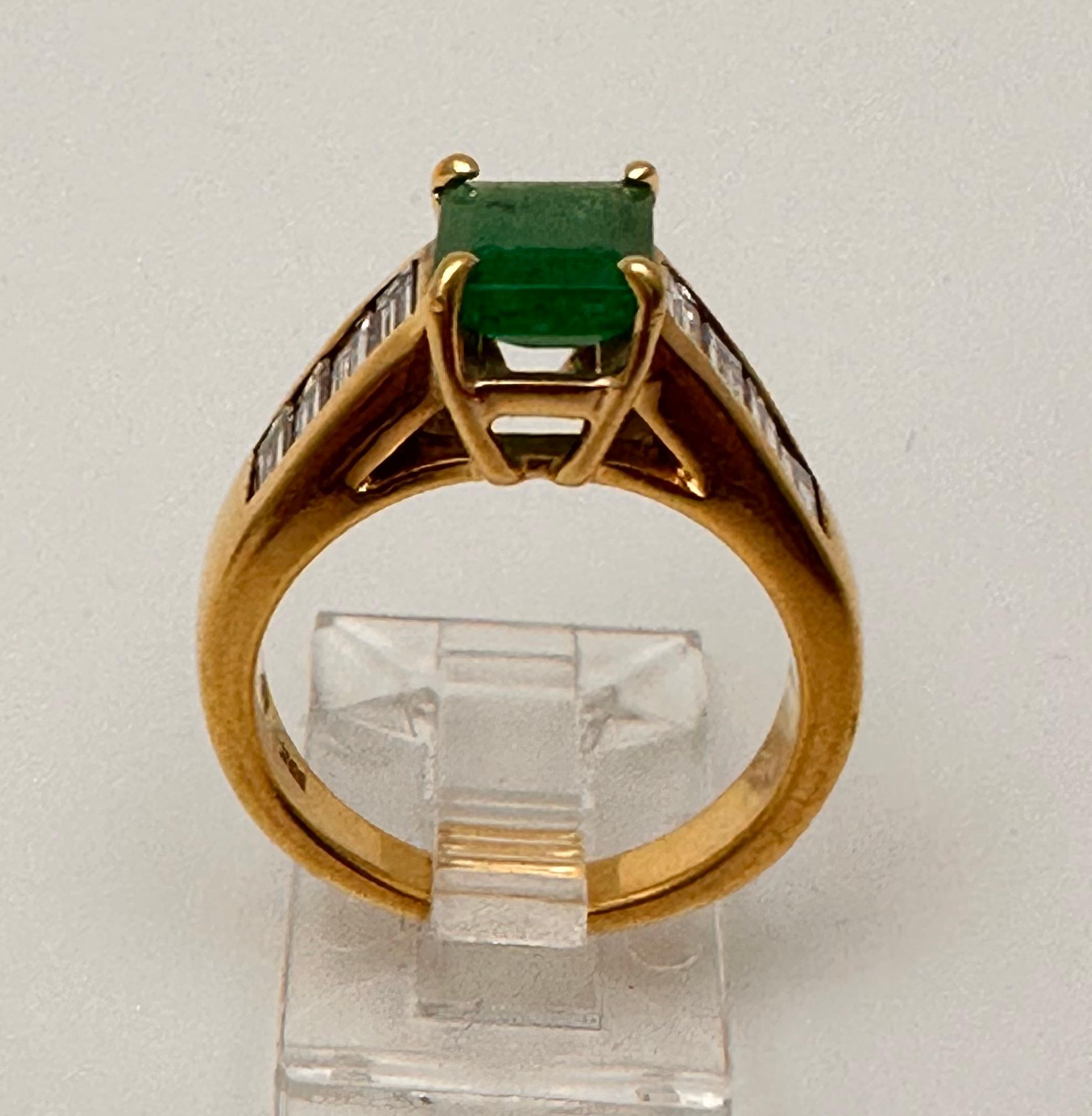Modern 18k Yellow Gold 6mm x 8mm Emerald Shape Emerald Diamond Ring Size 5 1/2