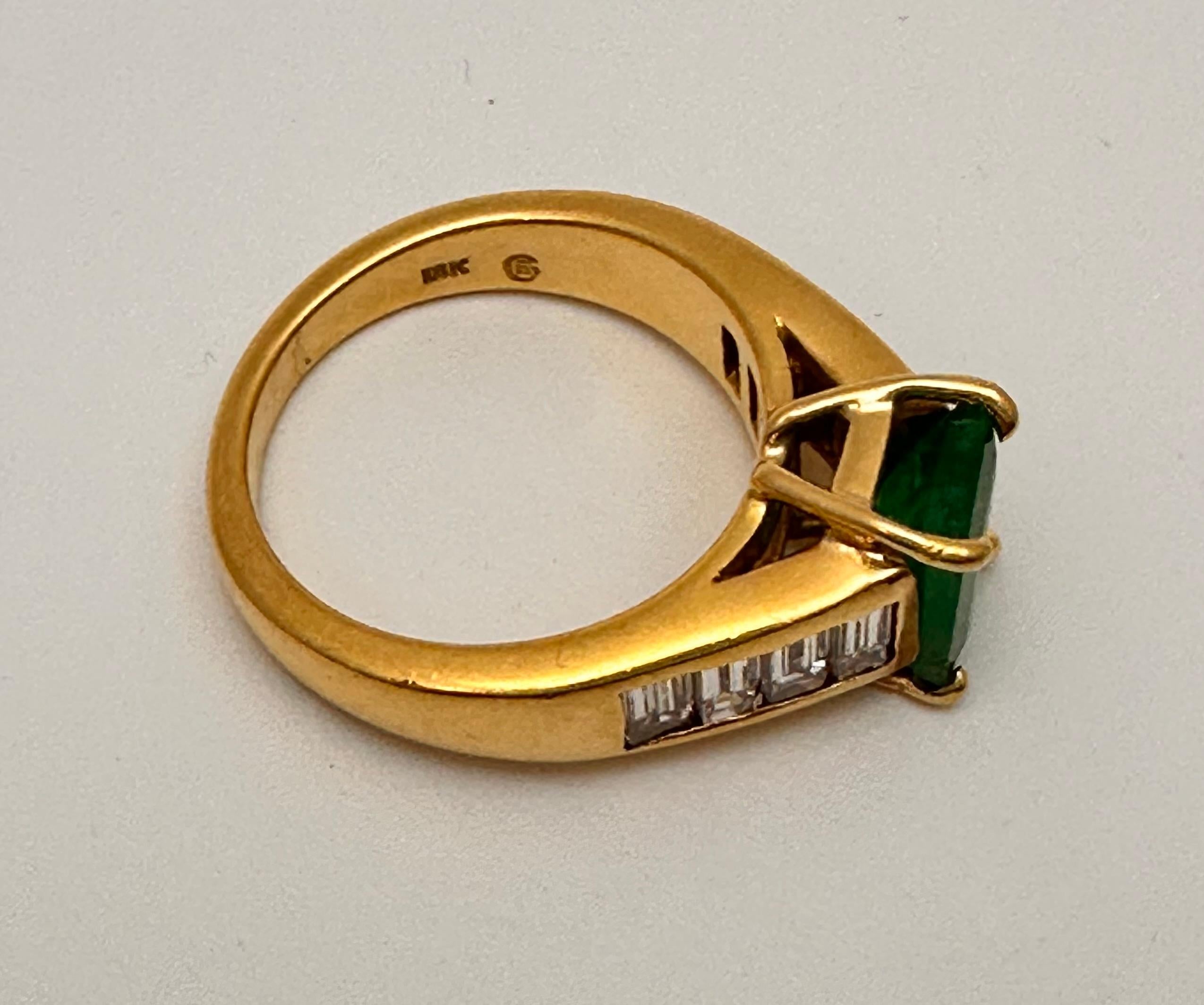 18k Yellow Gold 6mm x 8mm Emerald Shape Emerald Diamond Ring Size 5 1/2 In New Condition In Las Vegas, NV
