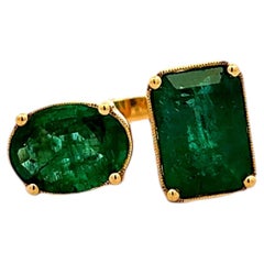 18k Yellow Gold 7.65ctw Two-Stone Natural Emerald Toi et Moi Ring