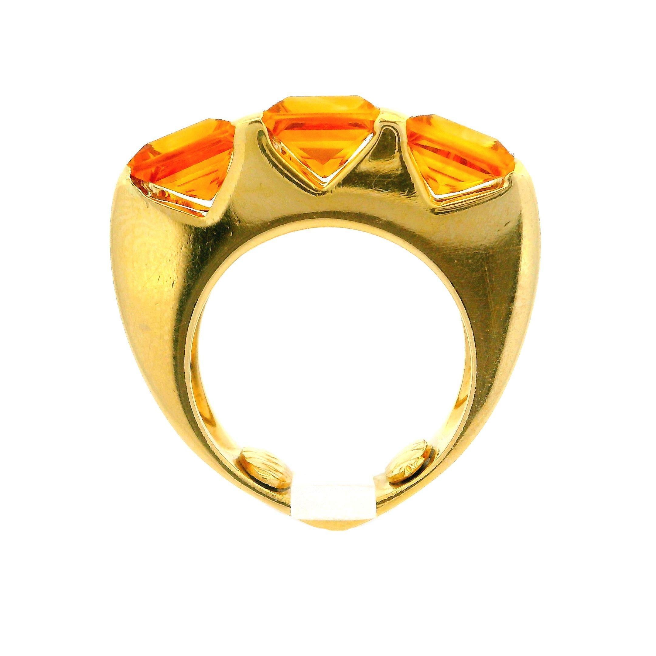 Bague à anneau substantiel en or jaune 18 carats avec citrine de 7 mm, 3 barres carrées taillées en gradins Excellent état - En vente à Montclair, NJ