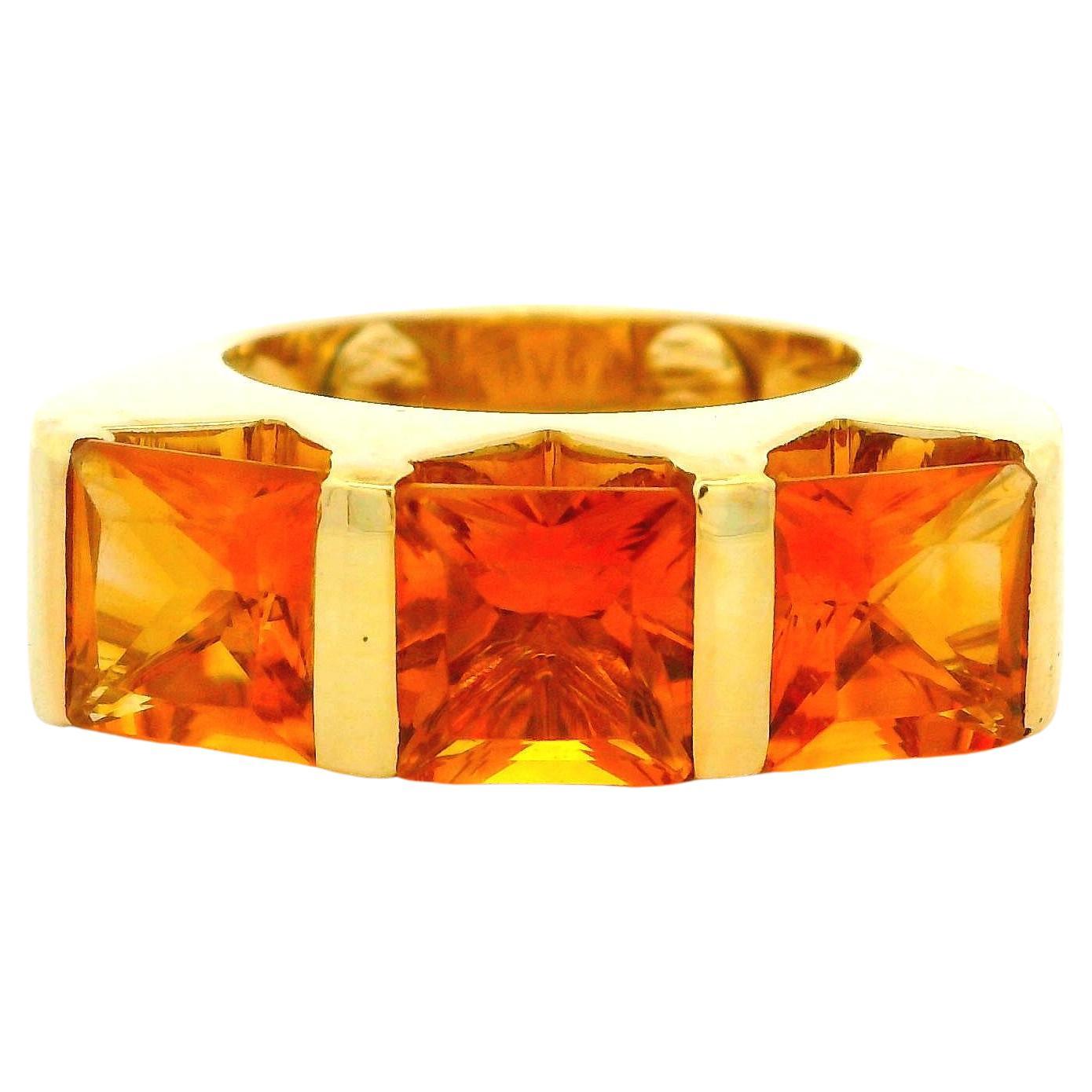 Bague à anneau substantiel en or jaune 18 carats avec citrine de 7 mm, 3 barres carrées taillées en gradins en vente
