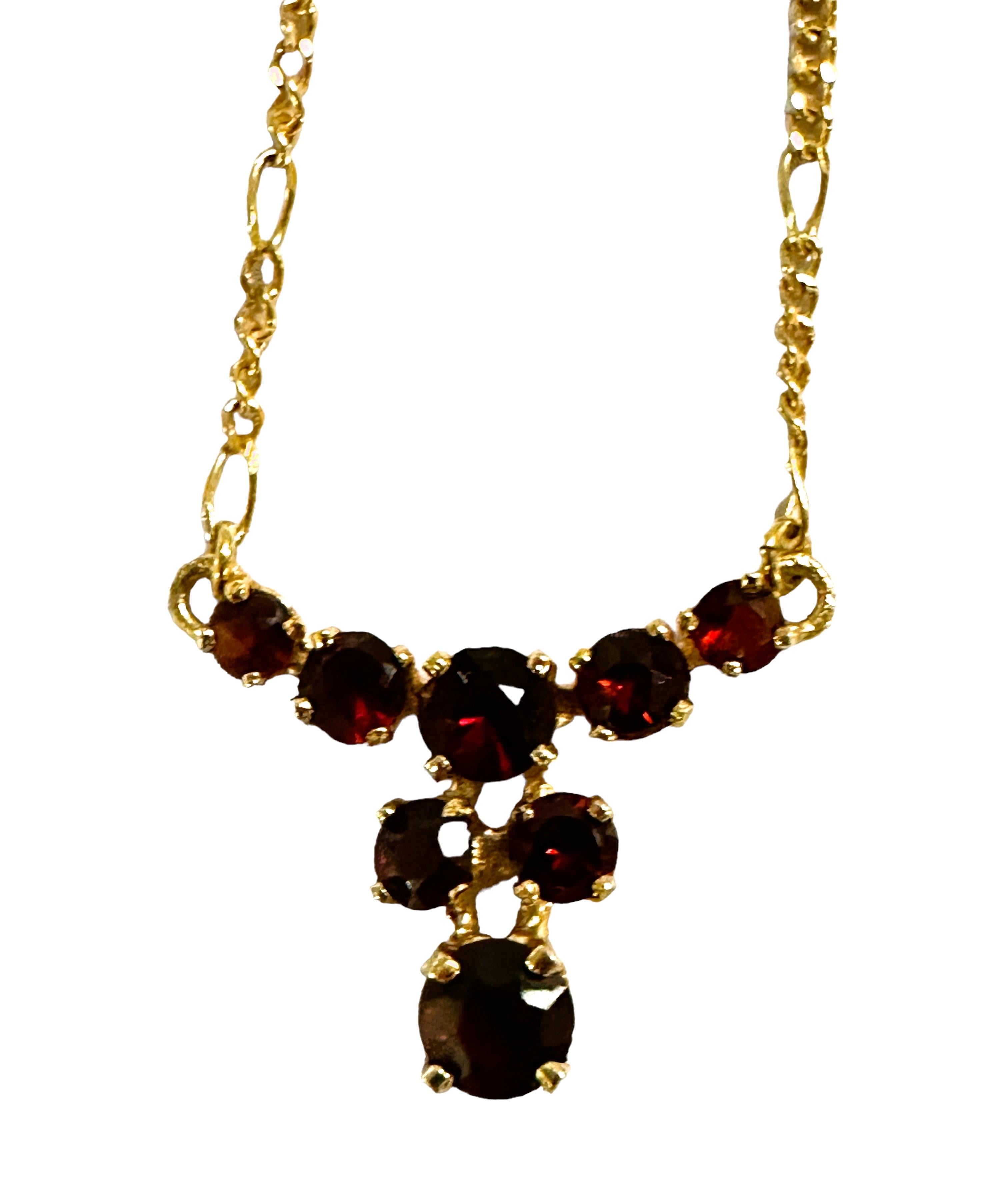 18k Yellow Gold 8-Stone Garnet Necklace  For Sale 2