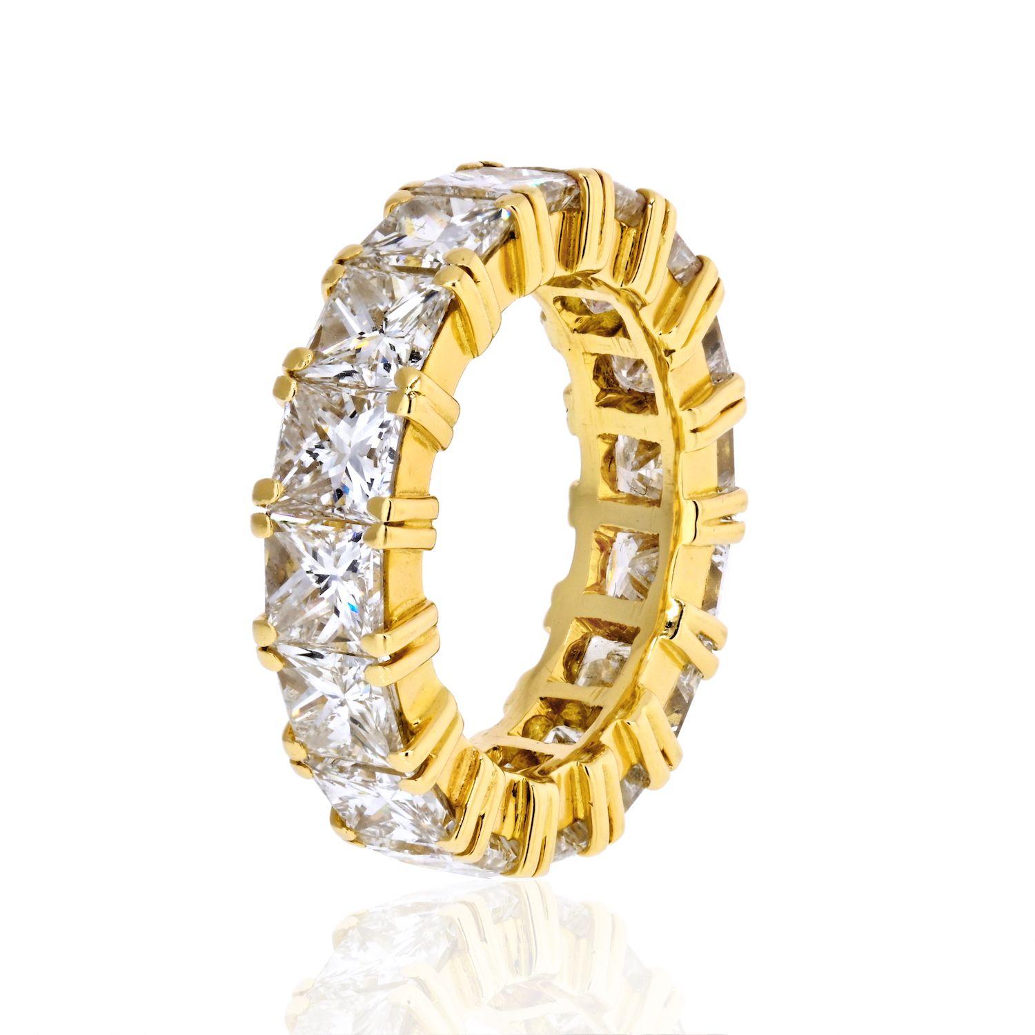 Moderne Anneau d'éternité en or jaune 18 carats avec diamants taille princesse de 8,00 carats en vente