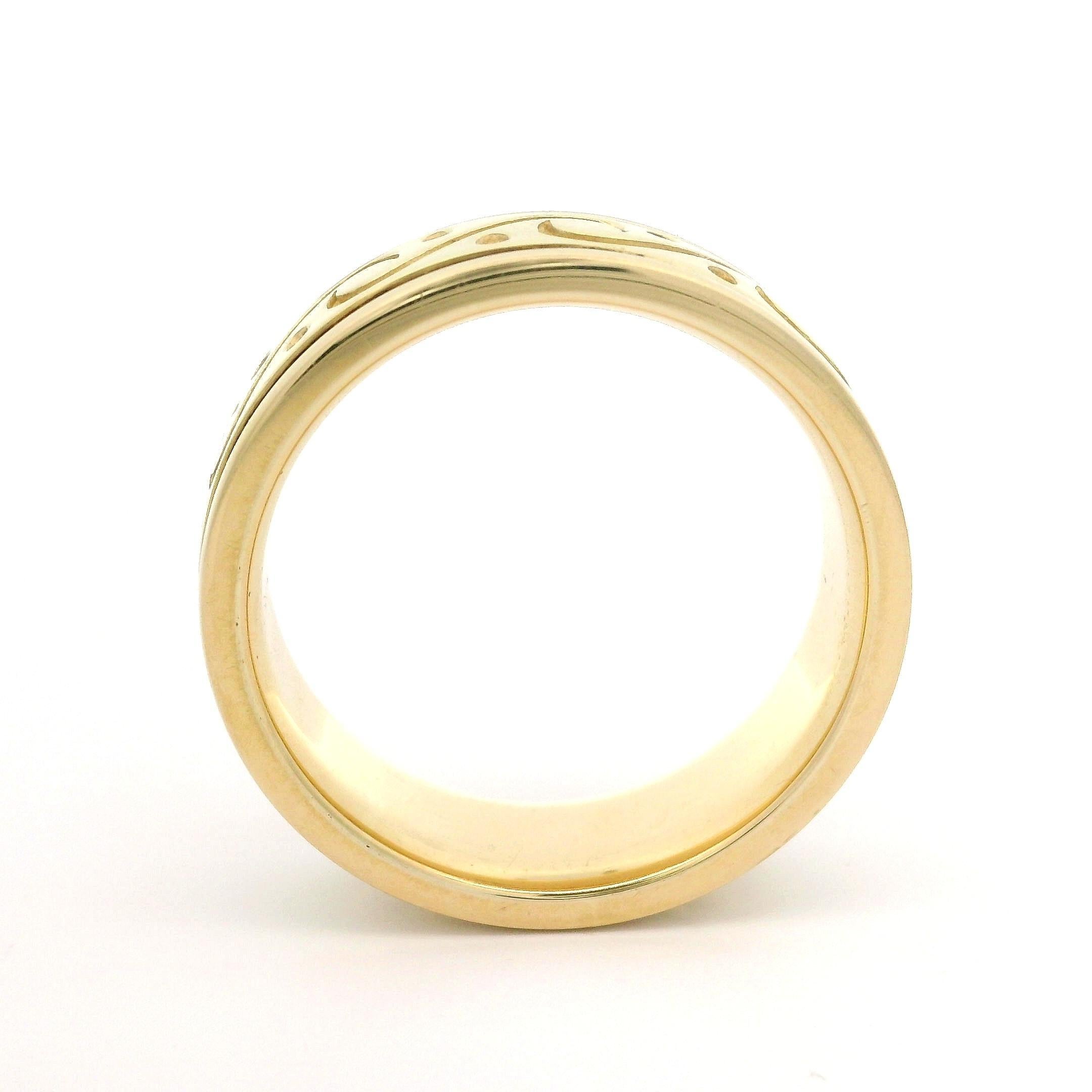 18k Yellow Gold 8mm Wide Heavy Polished & Matte Finish Band Ring sz 10.5 In Excellent Condition For Sale In Montclair, NJ