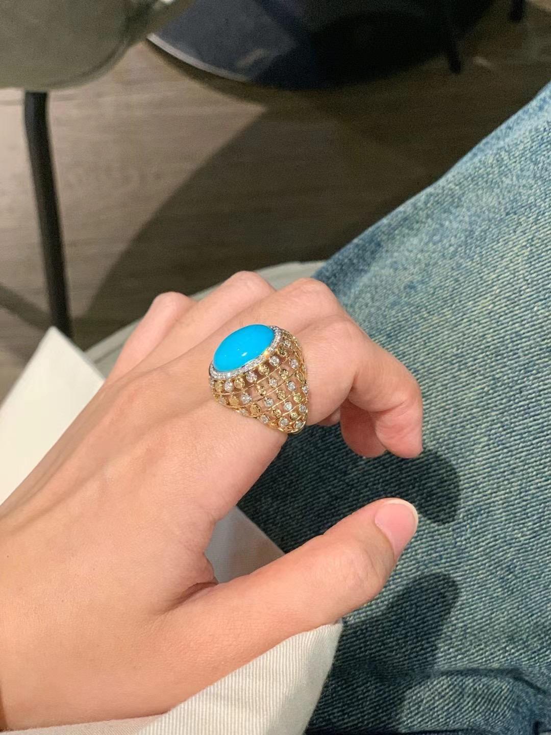 Round Cut 18K Yellow Gold 9.45 CT Raw American Turquoise Cocktail Ring with Diamonds For Sale