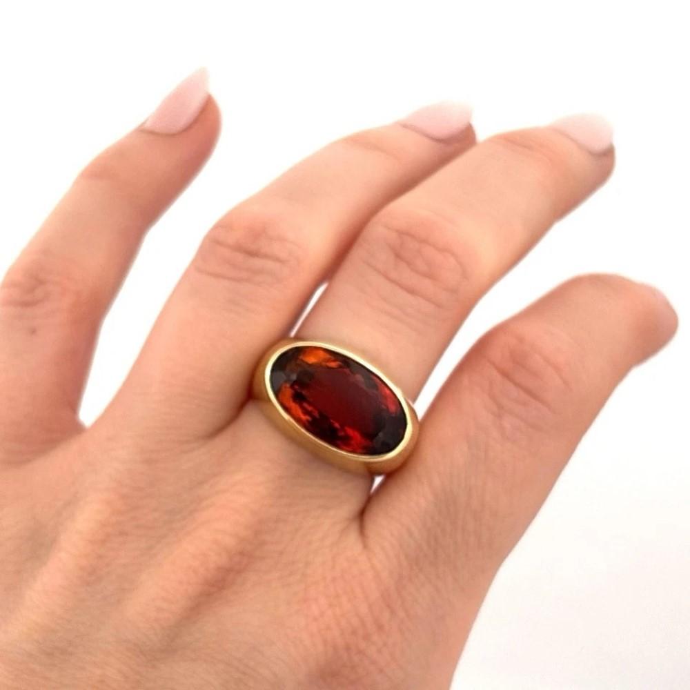 18K Yellow Gold  9.60 CT 10 Grams Madeira Citrine East-West Bezel Set Ring For Sale 2