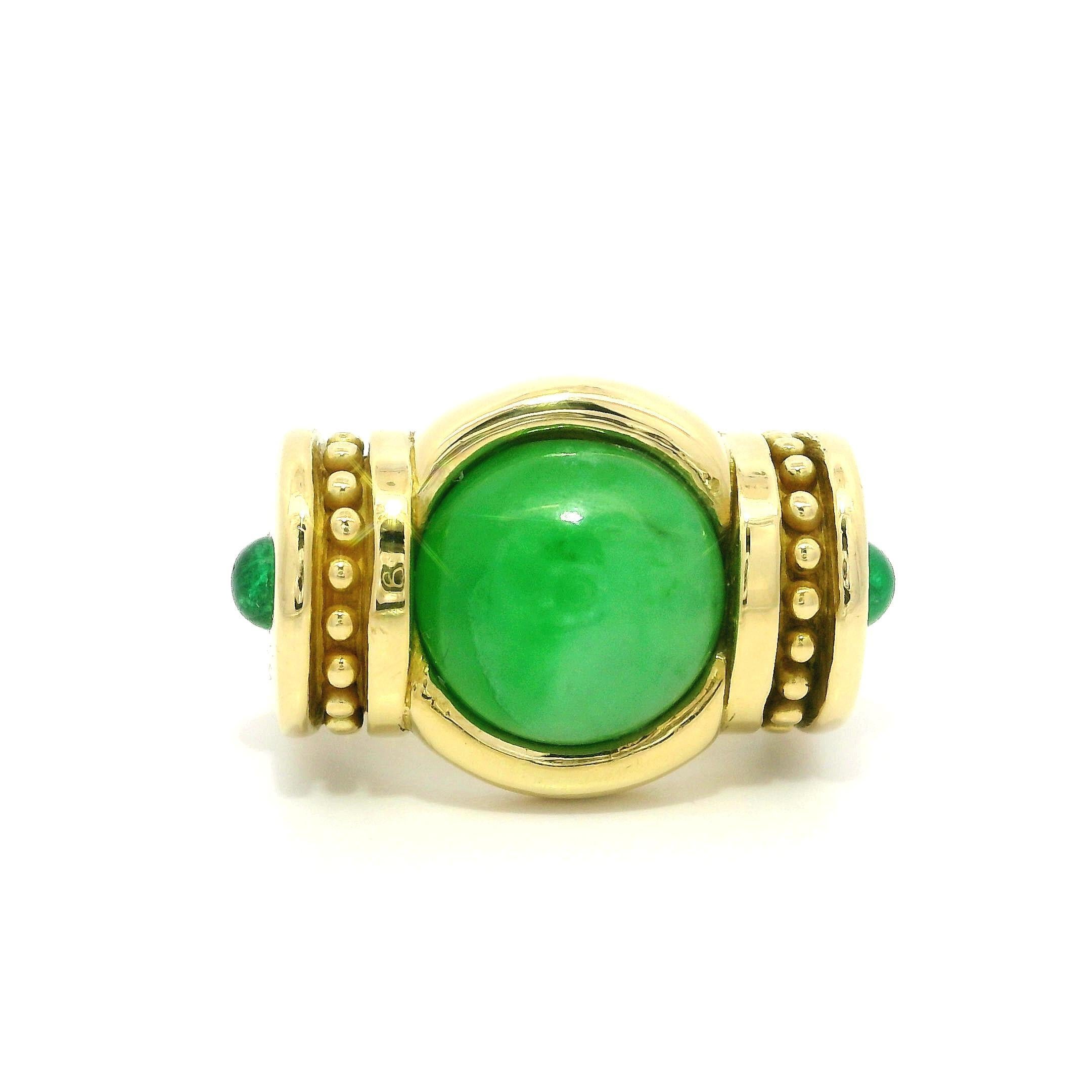 18k Gelbgold 9,7mm Runde Cabochon Cut Lünette Set Jade & Smaragd Band Ring im Angebot 9
