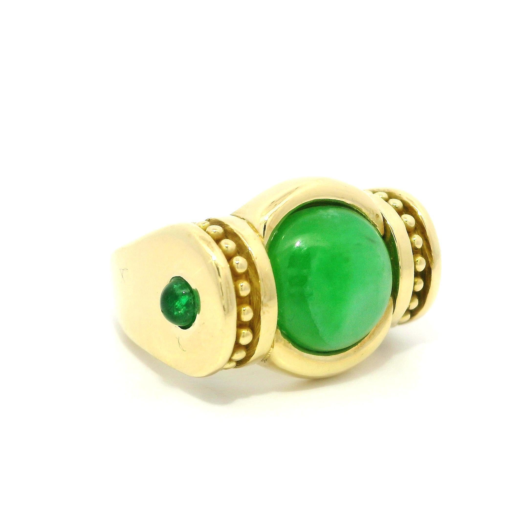 18k Gelbgold 9,7mm Runde Cabochon Cut Lünette Set Jade & Smaragd Band Ring im Angebot 11