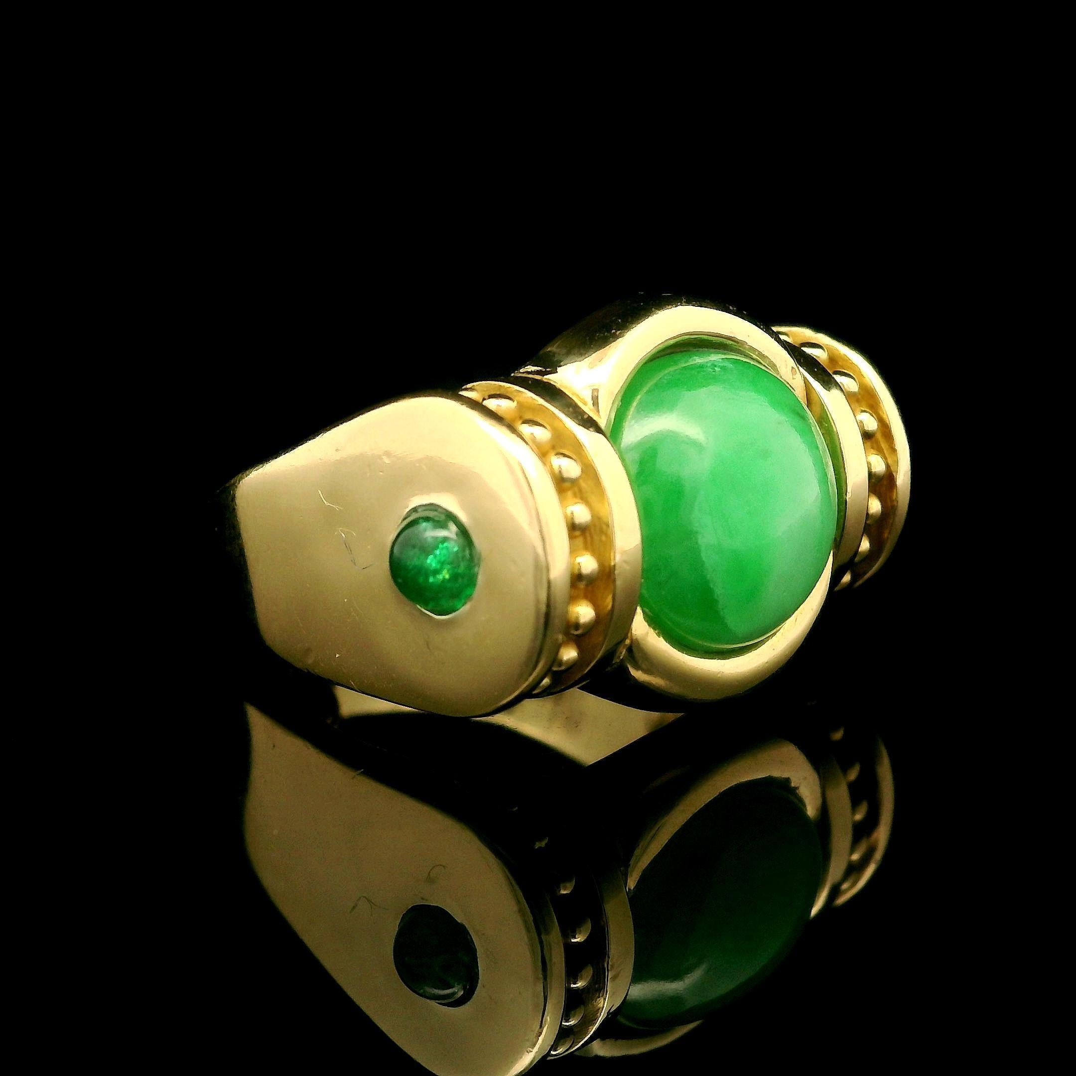 18k Gelbgold 9,7mm Runde Cabochon Cut Lünette Set Jade & Smaragd Band Ring im Angebot 13