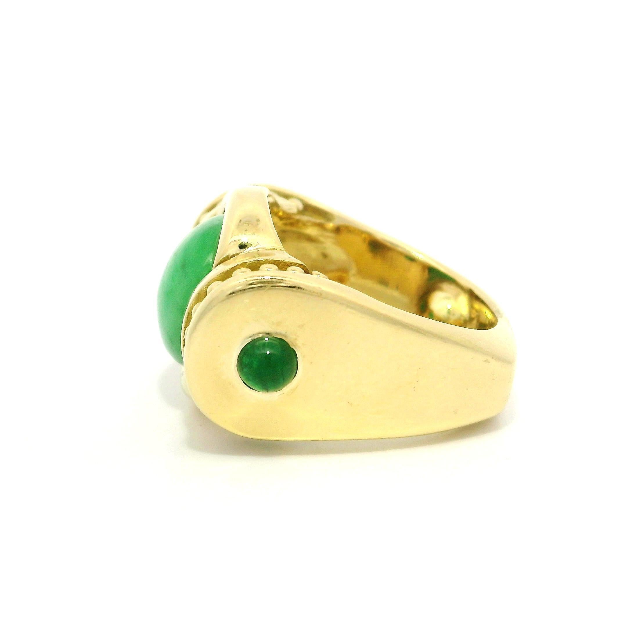 18k Gelbgold 9,7mm Runde Cabochon Cut Lünette Set Jade & Smaragd Band Ring im Angebot 2