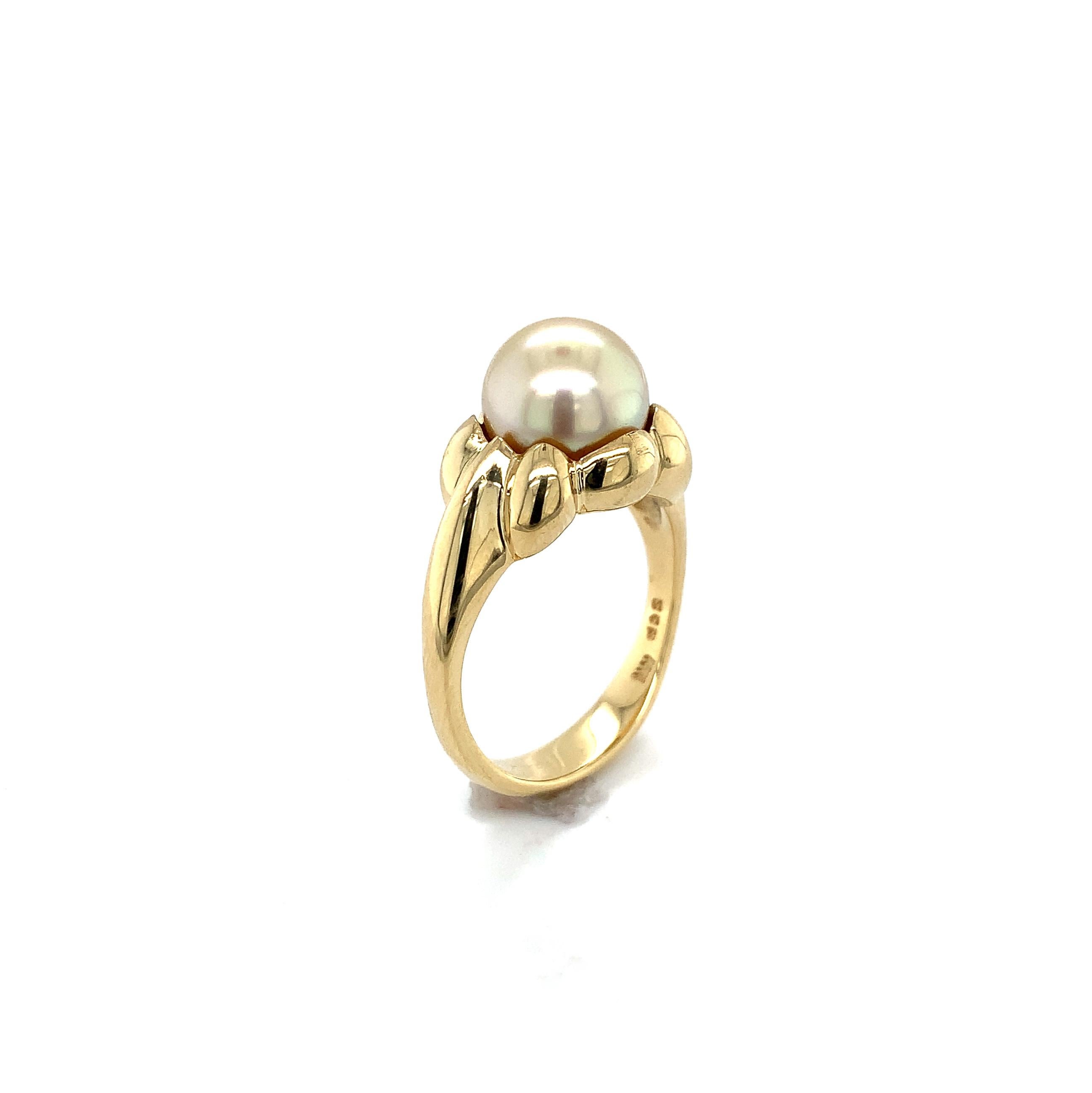18K yellow gold 9.8mm light golden South Seas Pearl Ring In Good Condition For Sale In Big Bend, WI