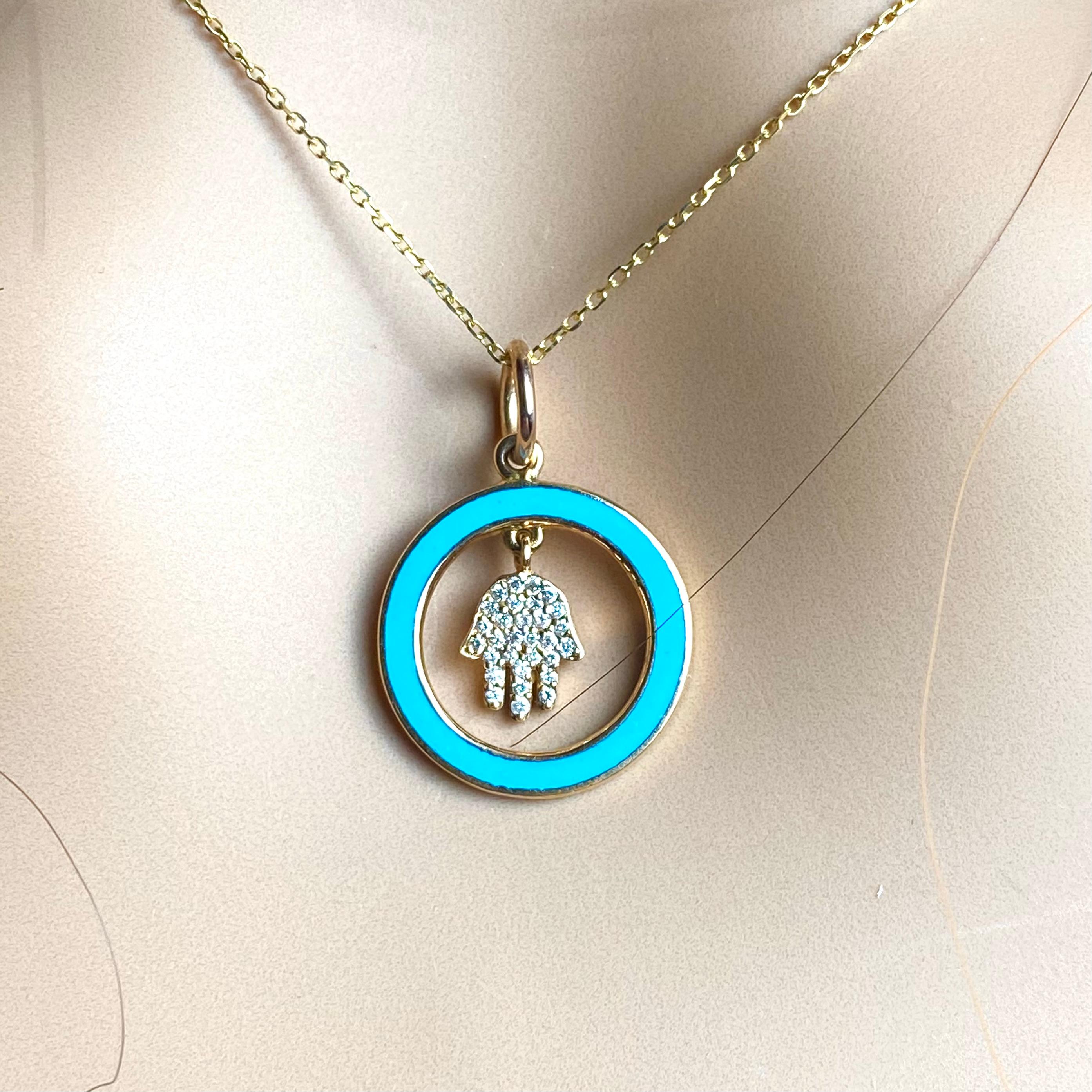 Donna Aaron Basha, in oro giallo 18 carati, ciondolo Charm Hamsa con diamanti e smalto d'epoca in vendita
