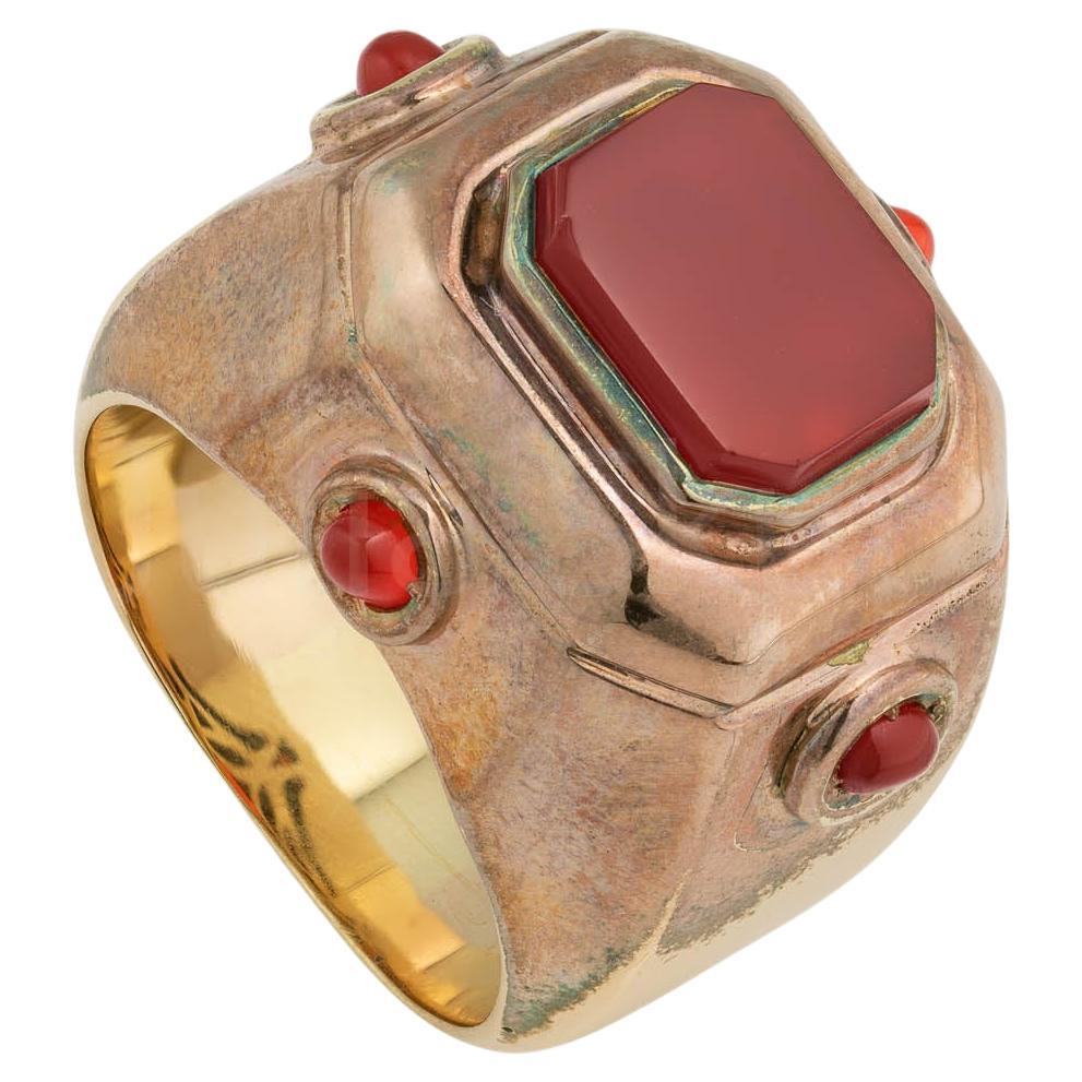 Bague chevalière unisexe en or jaune 18k à l
agate en vente