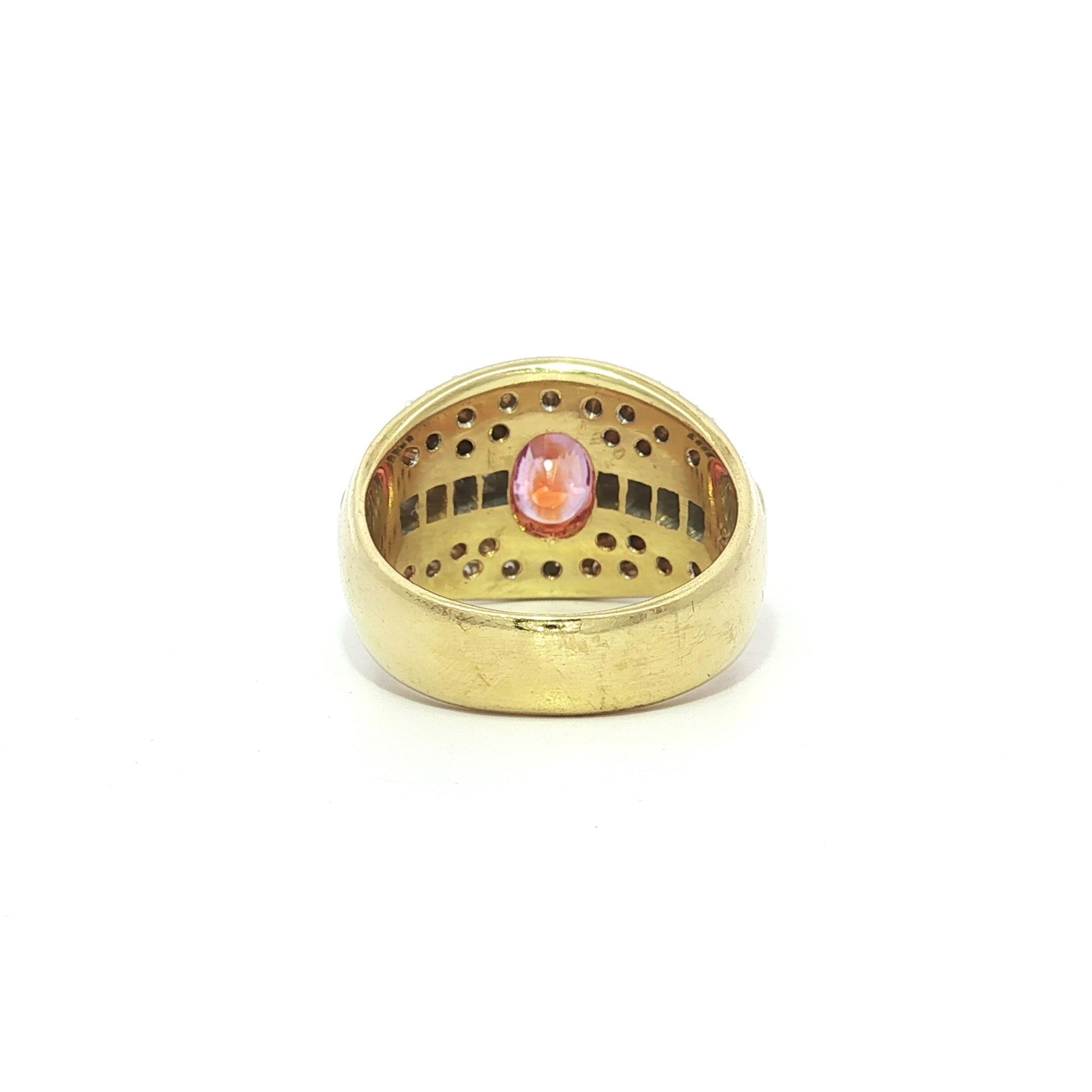 Anello in oro giallo 18 carati AGL con zaffiro di Ceylon rosa arancio da 3,56 ct. in vendita 2