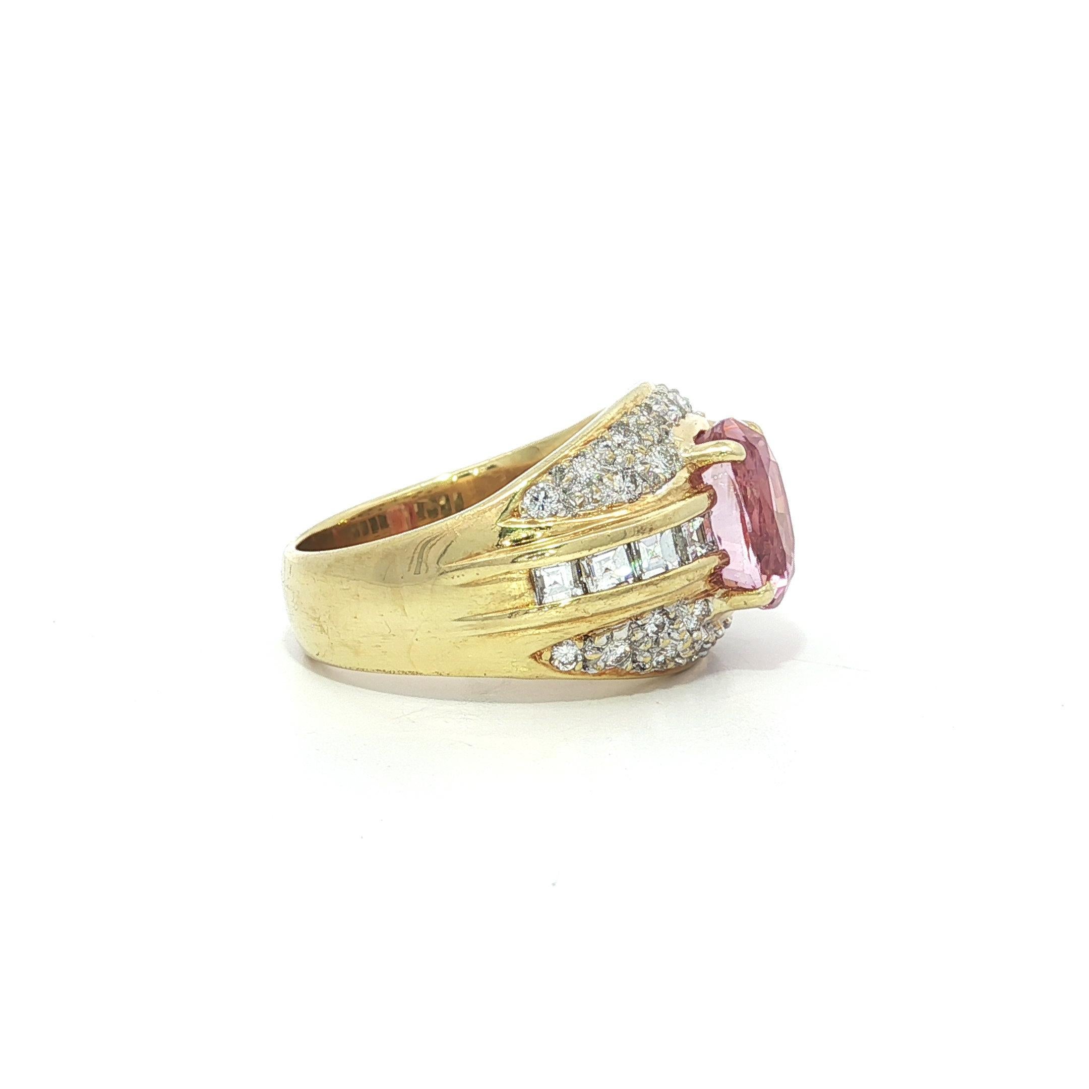 Bague en or jaune 18k AGL 3.56ctw Fancy Pink Orange Ceylon Sapphire Diamond en vente 3